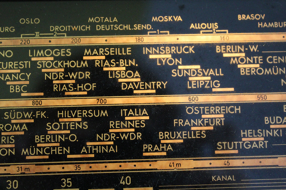 Vintage West German Telefunken Opus 7 Radio