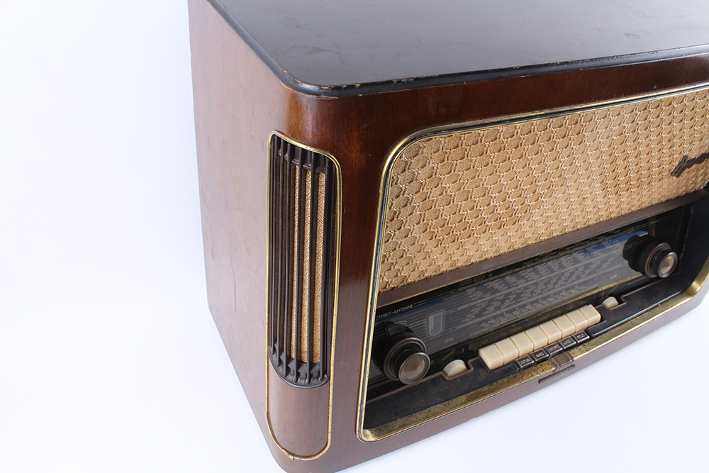 Vintage West German Telefunken Opus 7 Radio