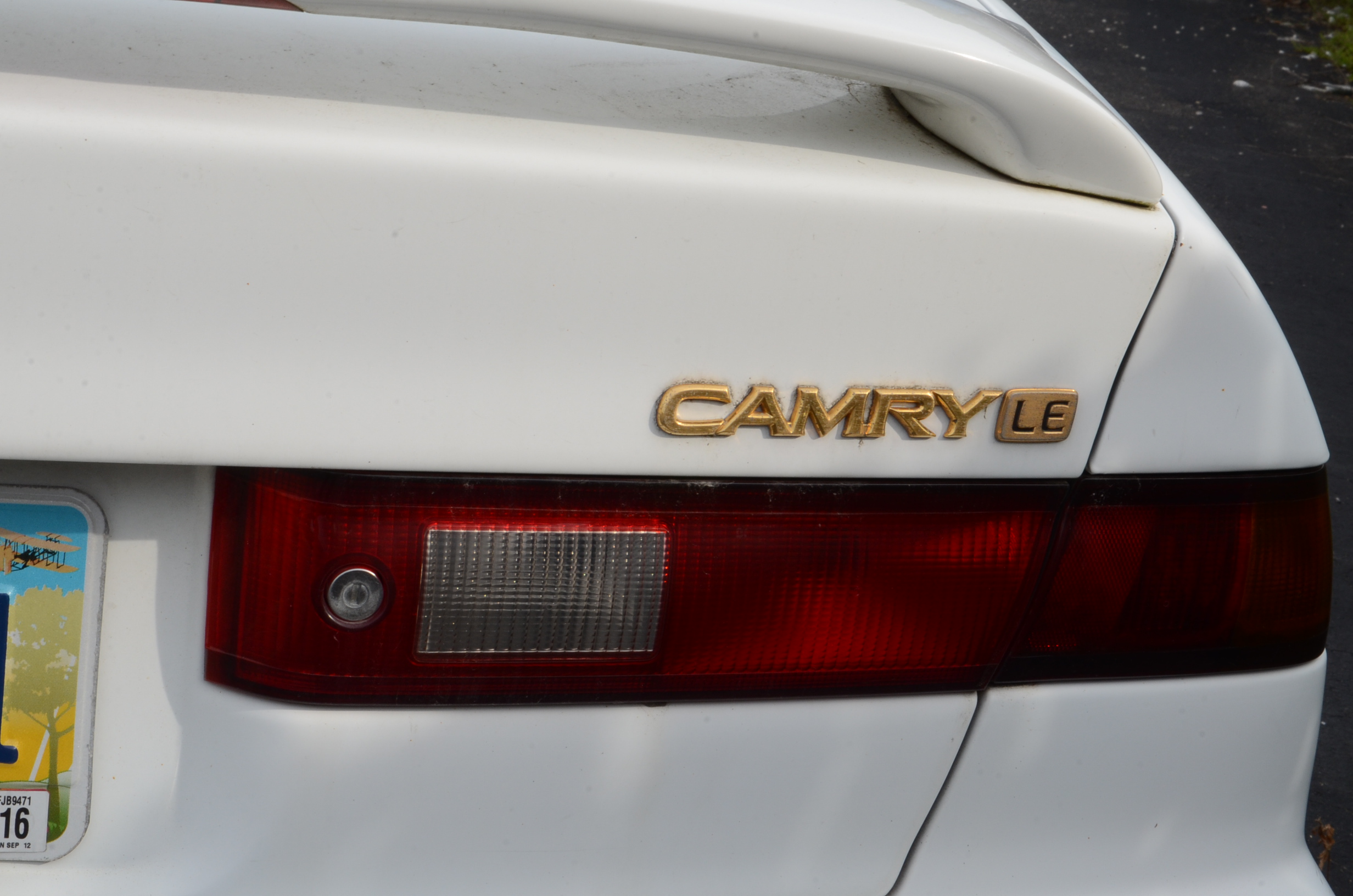 1999 White Toyota Camry LE