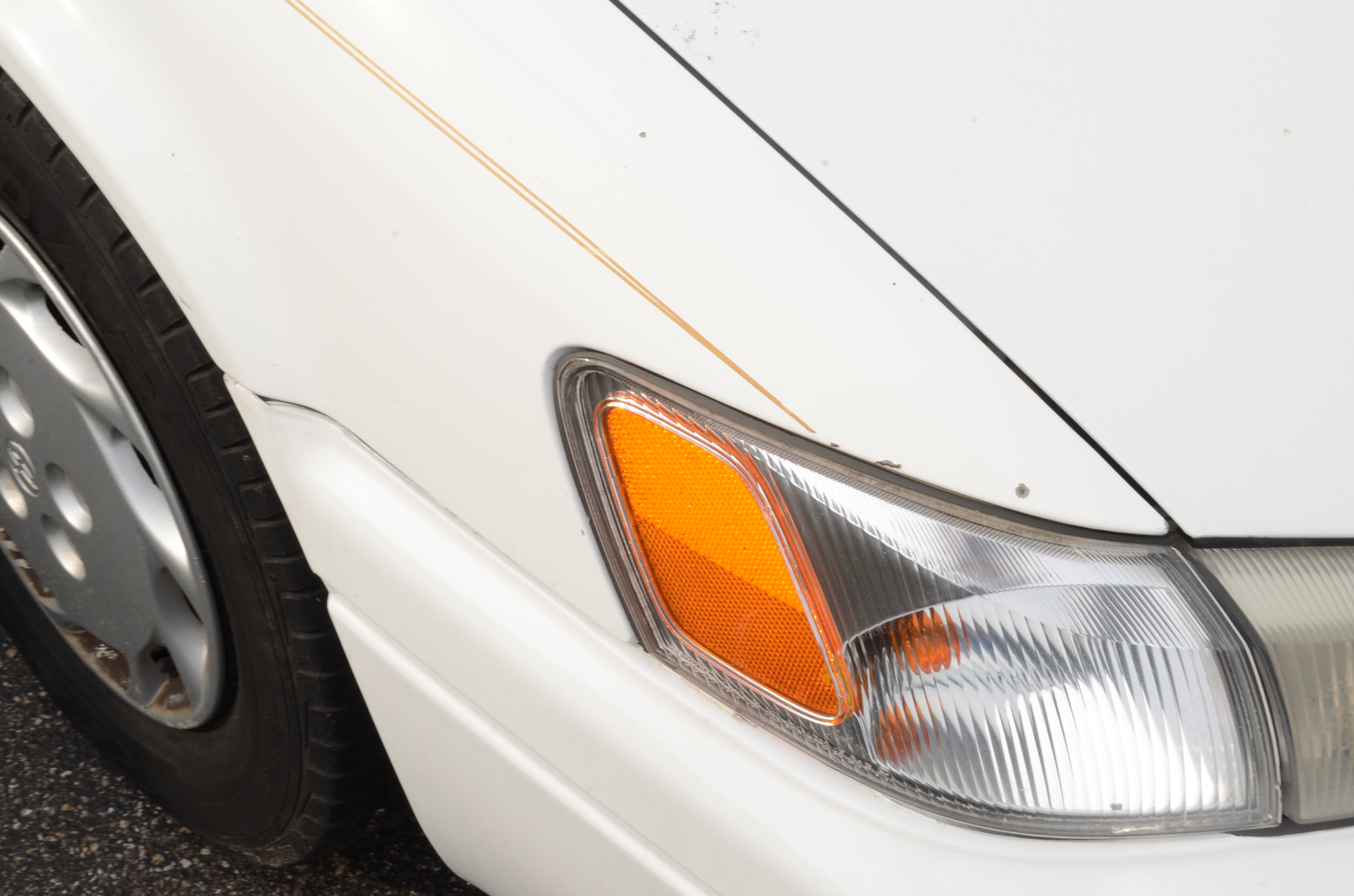 1999 White Toyota Camry LE