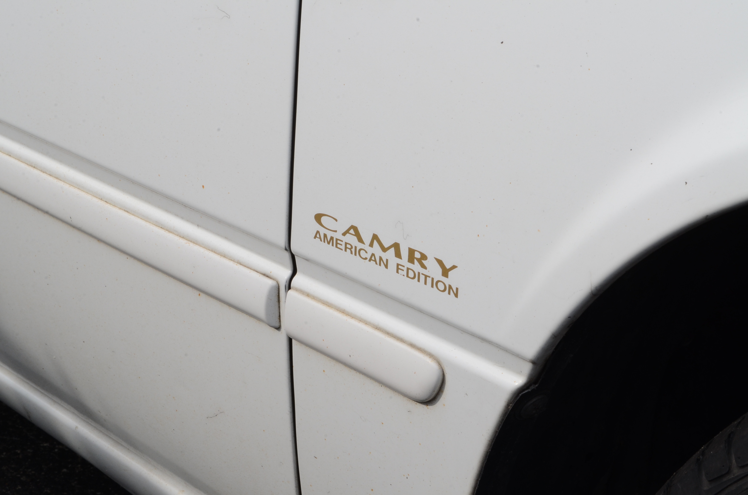 1999 White Toyota Camry LE