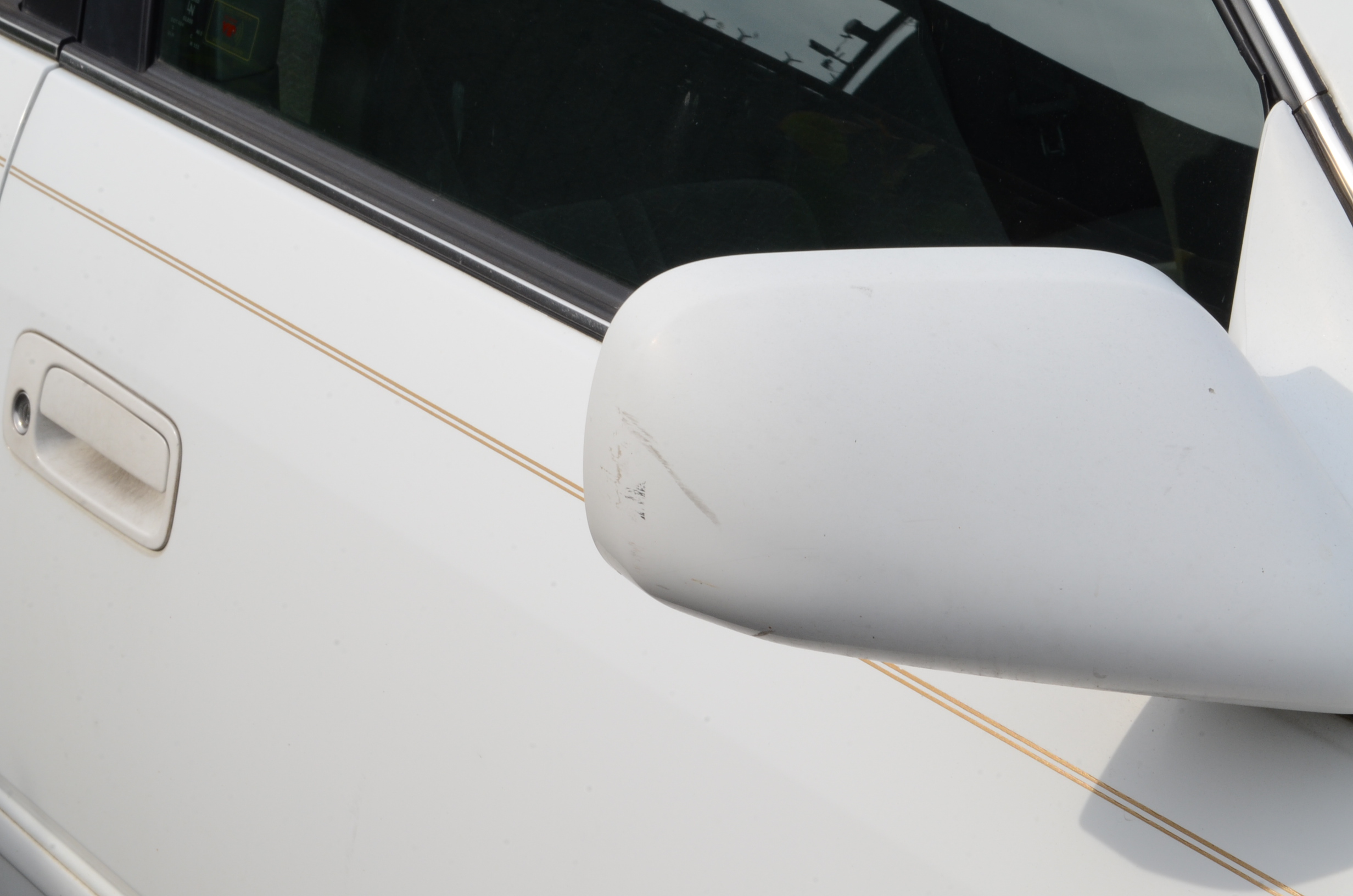 1999 White Toyota Camry LE