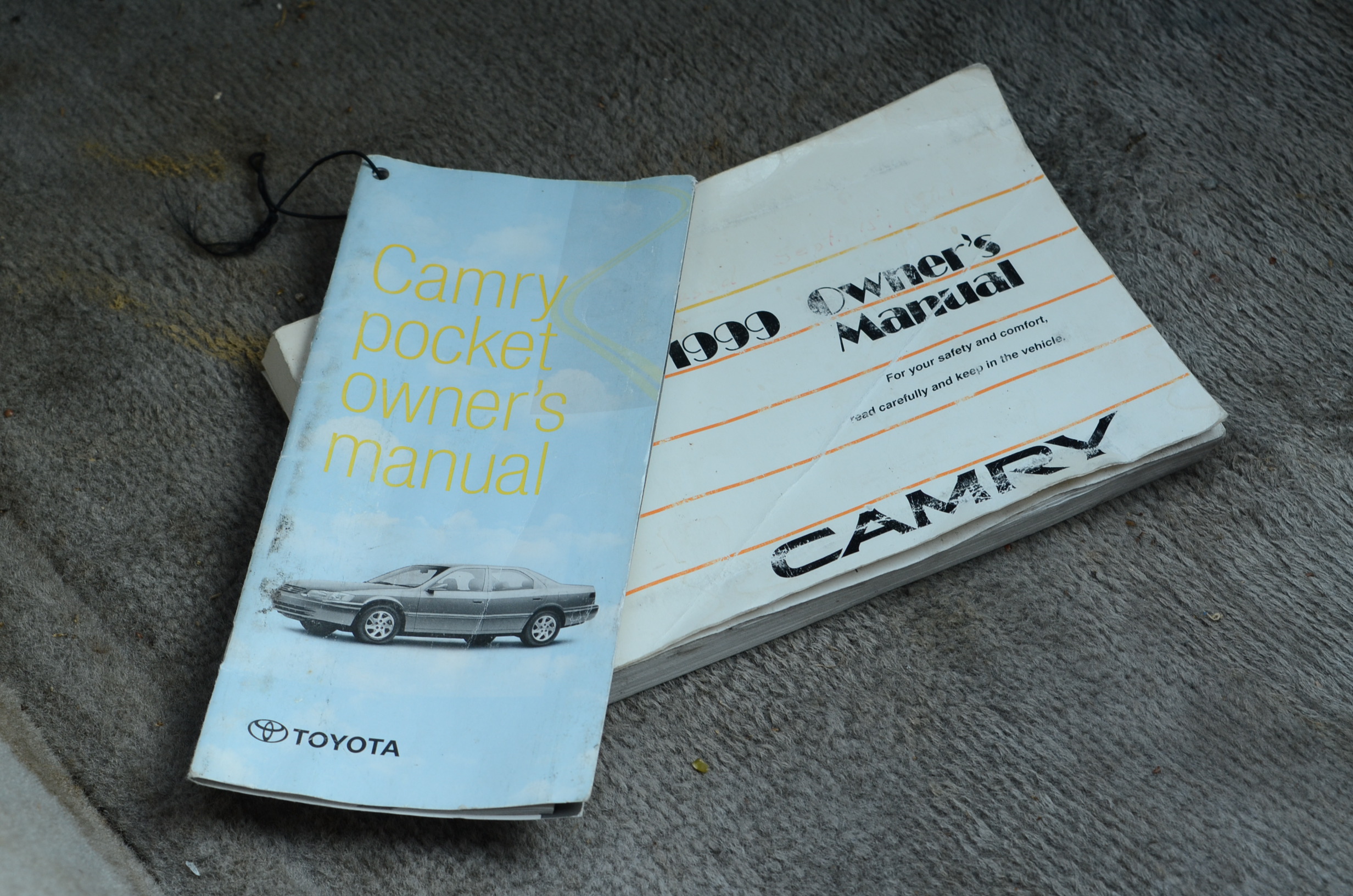 1999 White Toyota Camry LE