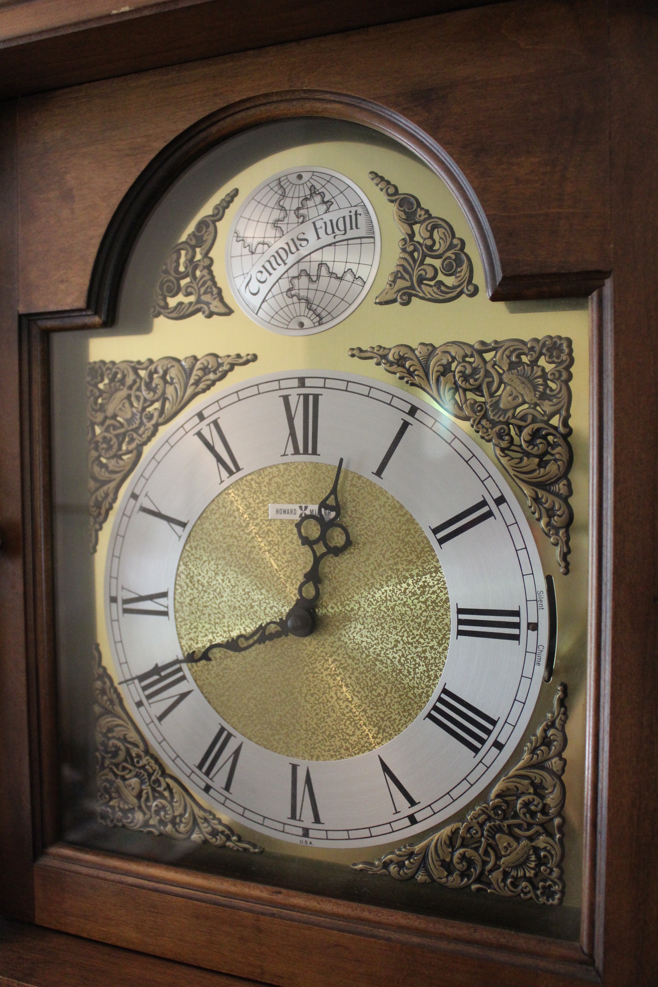 Vintage 1976 Howard Miller Grandfather Clock