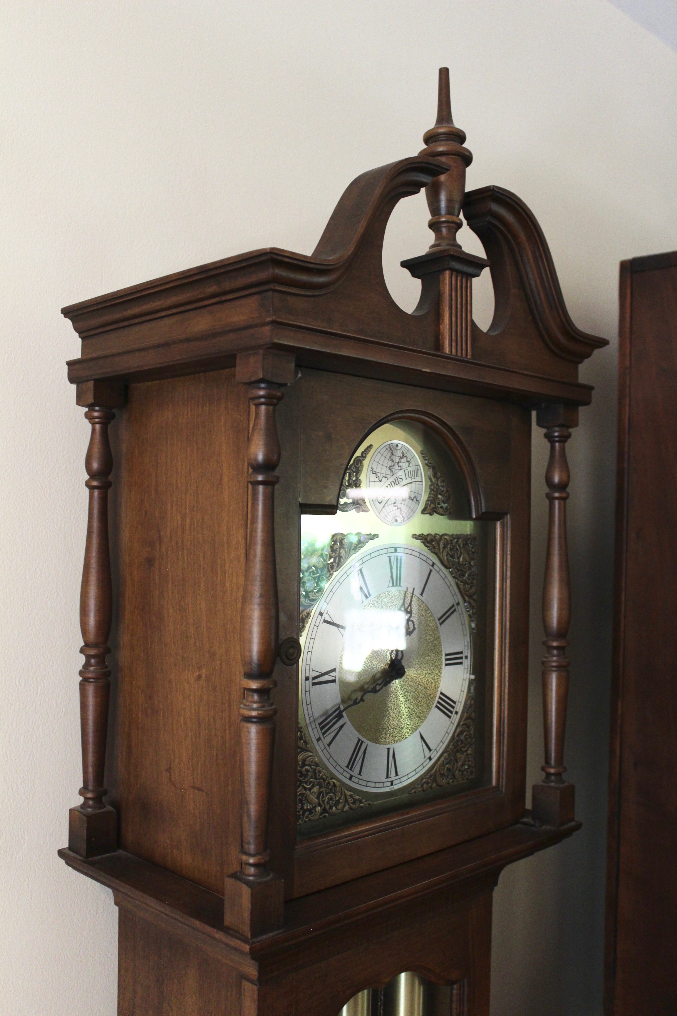 Vintage 1976 Howard Miller Grandfather Clock