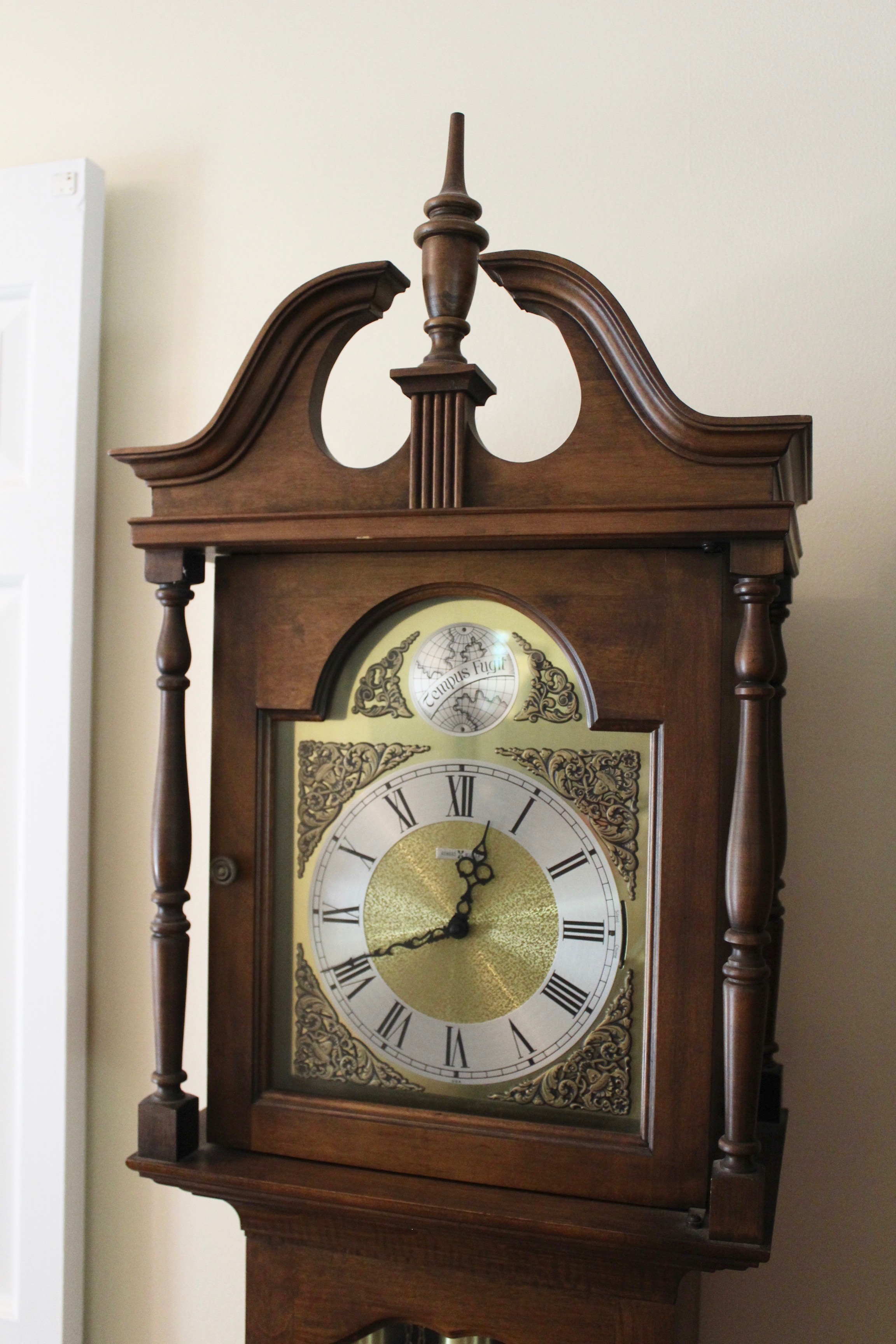 Vintage 1976 Howard Miller Grandfather Clock