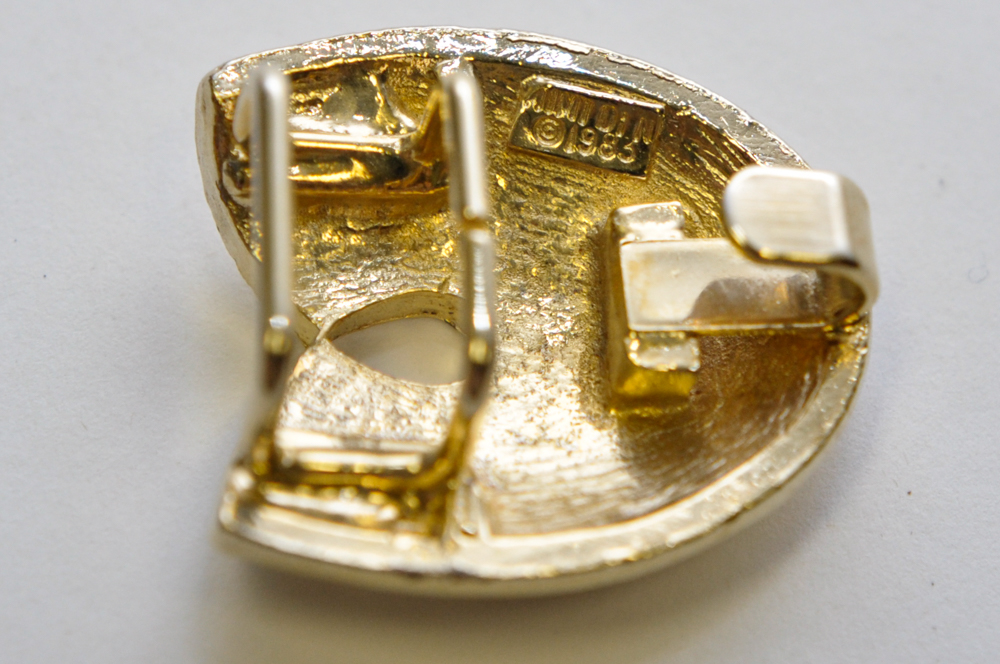 1983 Mimi Di N Interlocking Belt Buckle with Original Tag