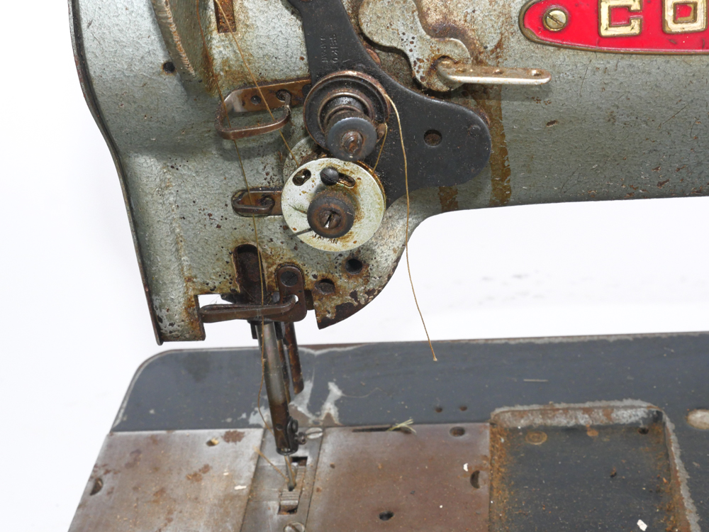 Consew 225 Industrial Sewing Machine