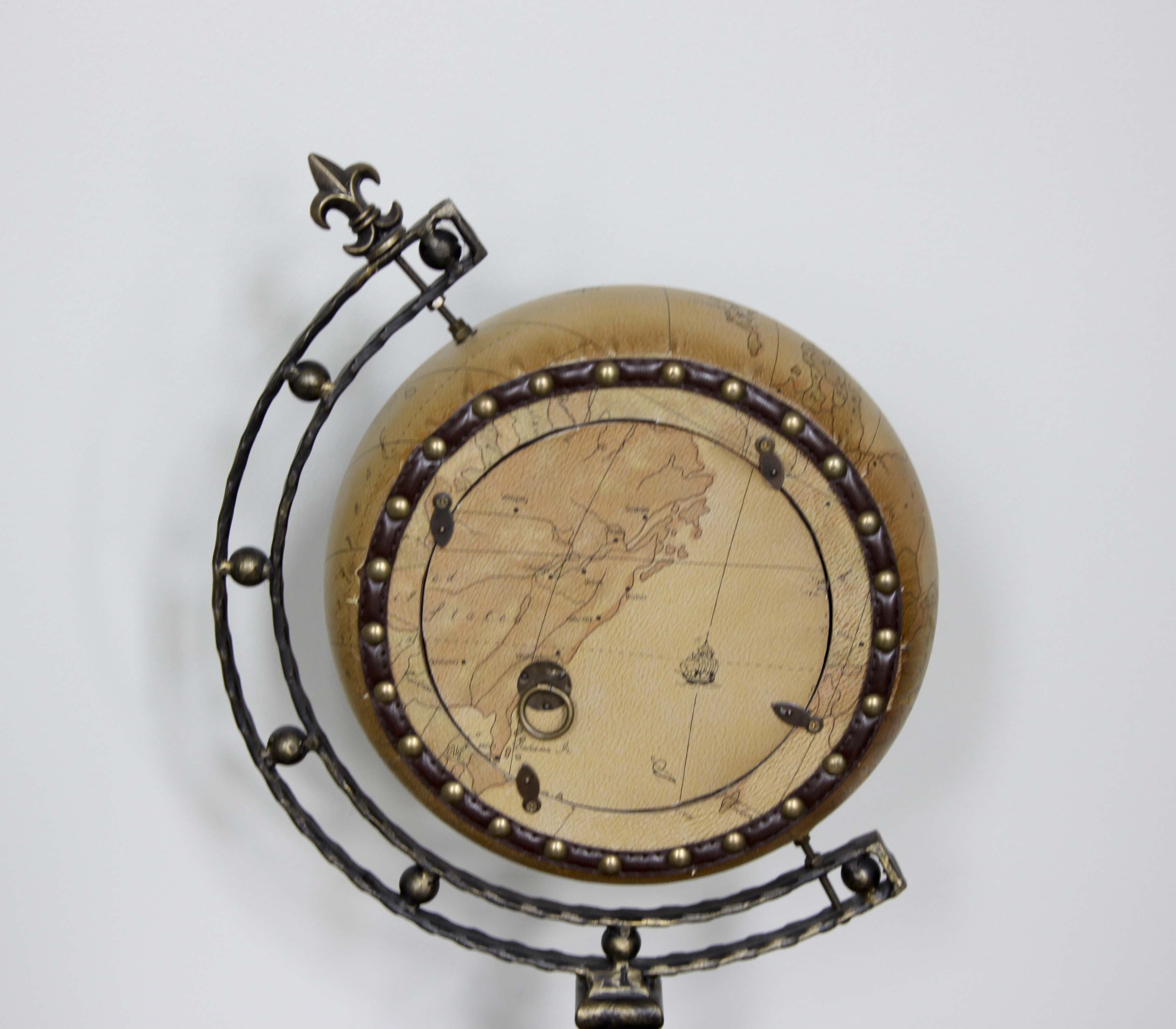 Accent Table and Table Clock