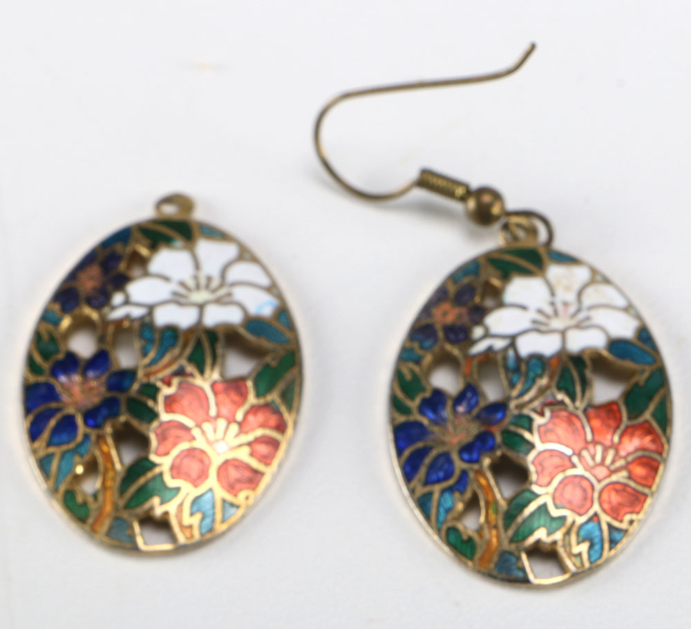 Assortment of Jewelry and Beads