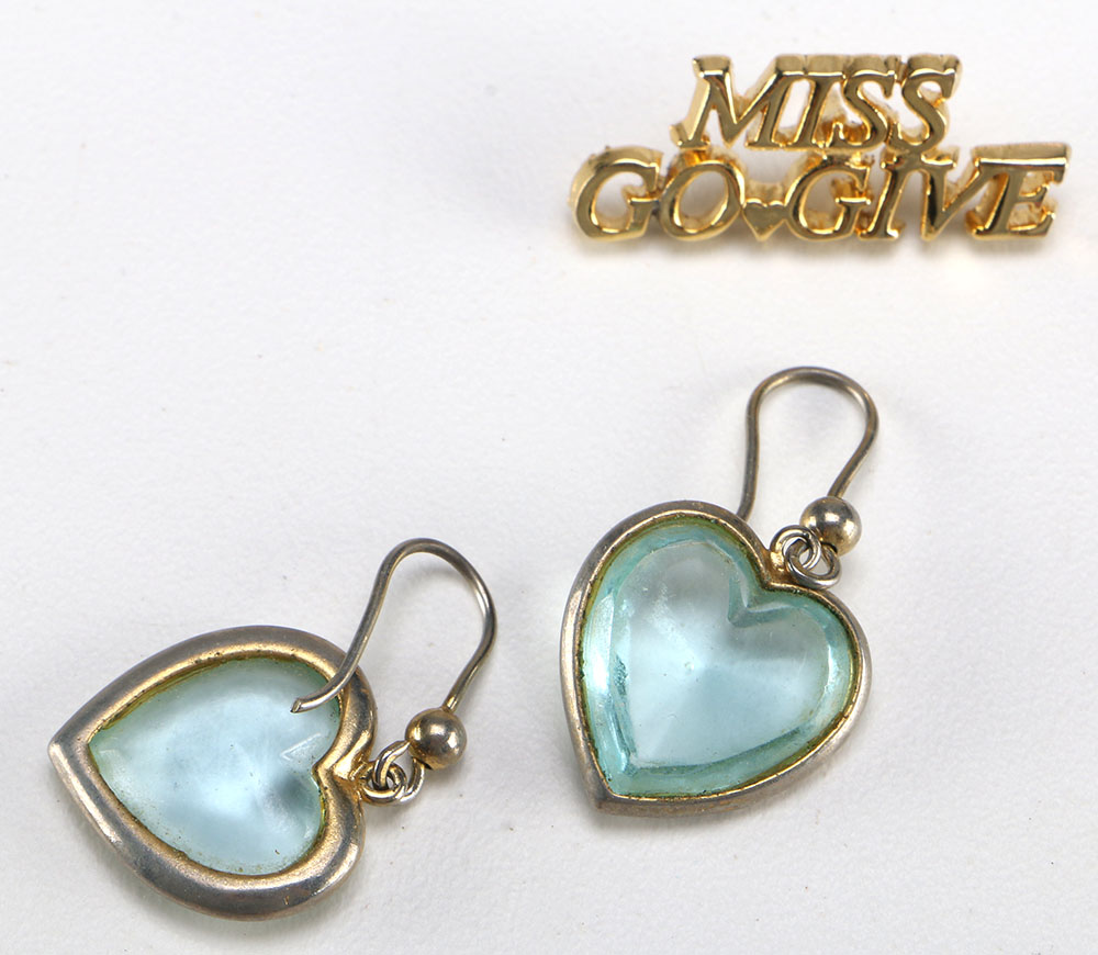 Assortment of Jewelry and Beads