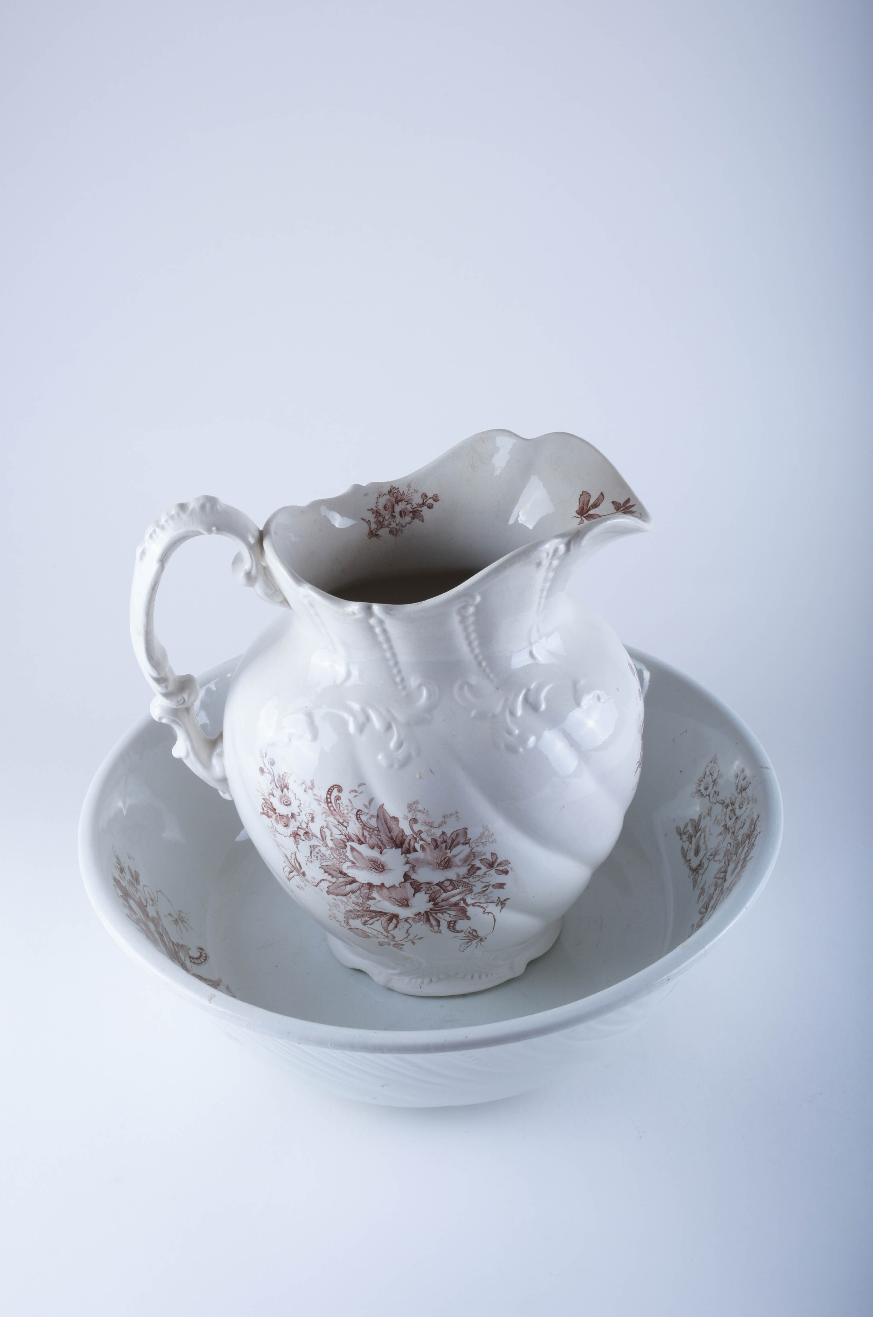 Vintage Wash Basins and Pitchers