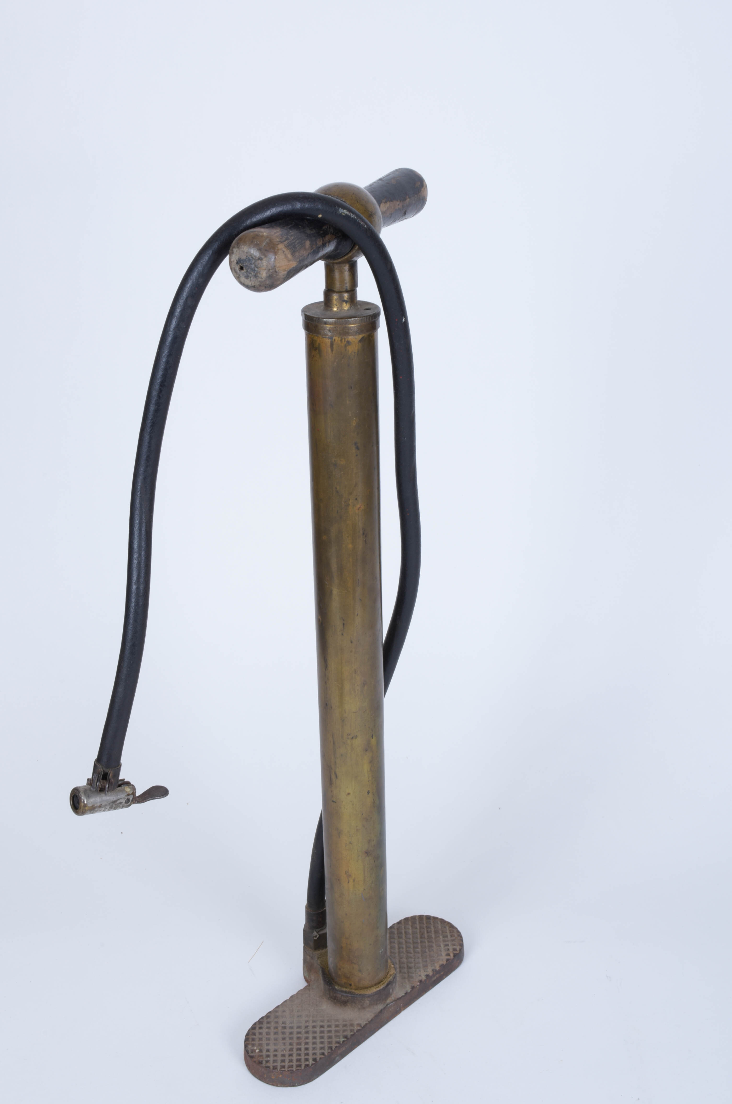 Gurnard Tire Pump and Shop Lights