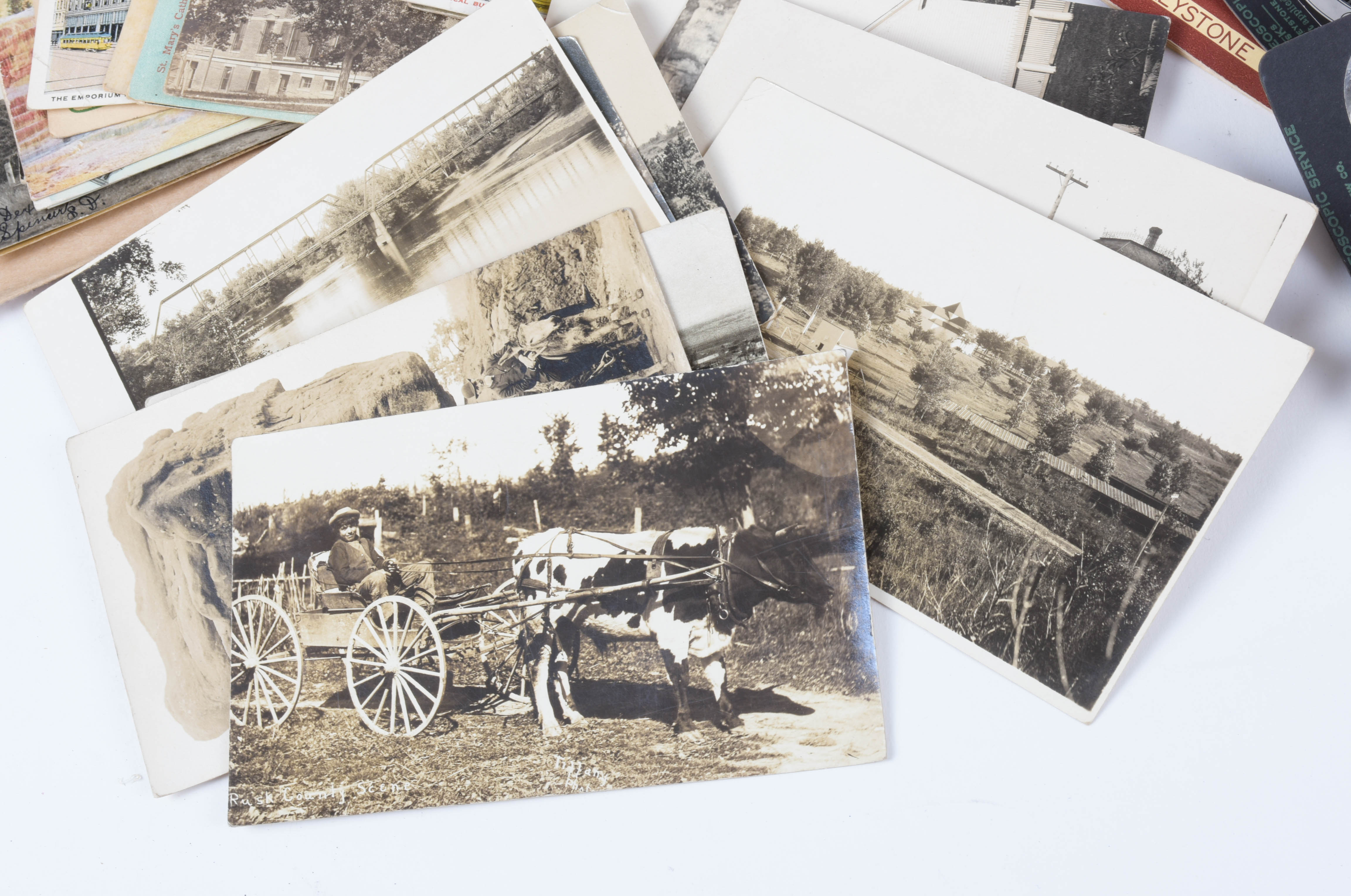 Keystone No. 35 Stereoscope, Stereoviews and Postcards in Case