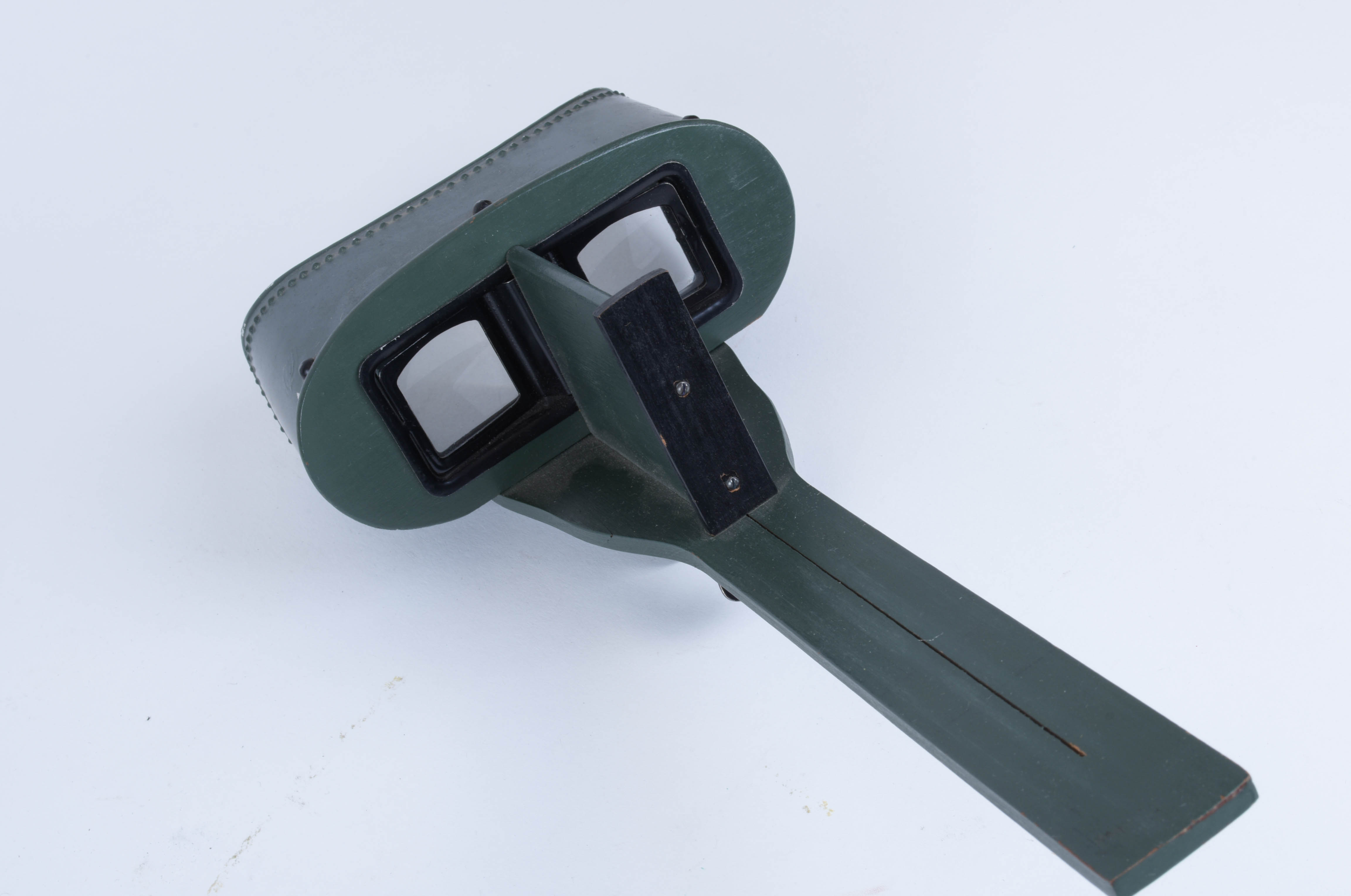 Keystone No. 35 Stereoscope, Stereoviews and Postcards in Case