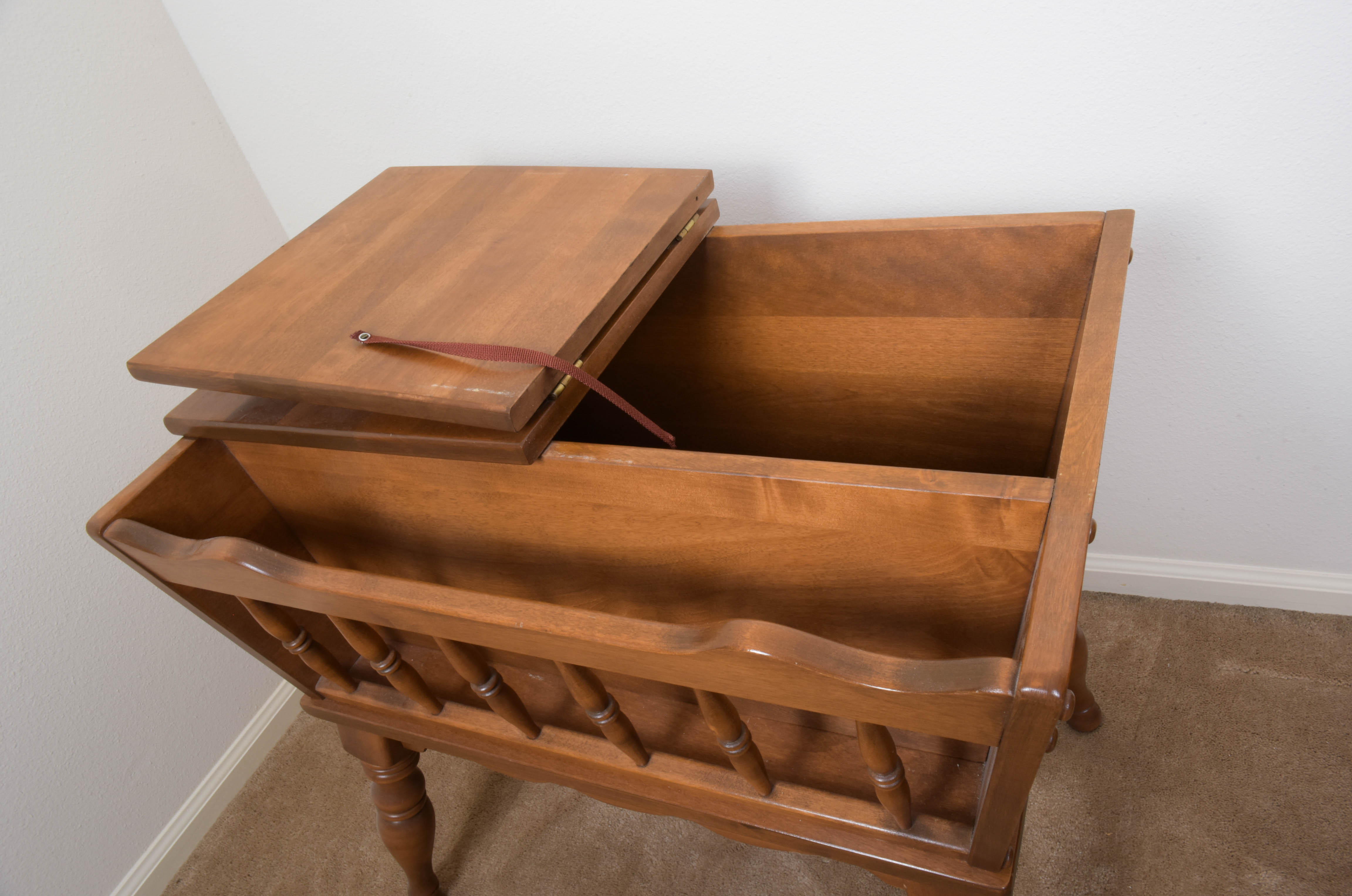 Vintage Colonial Style Maple Storage End Table
