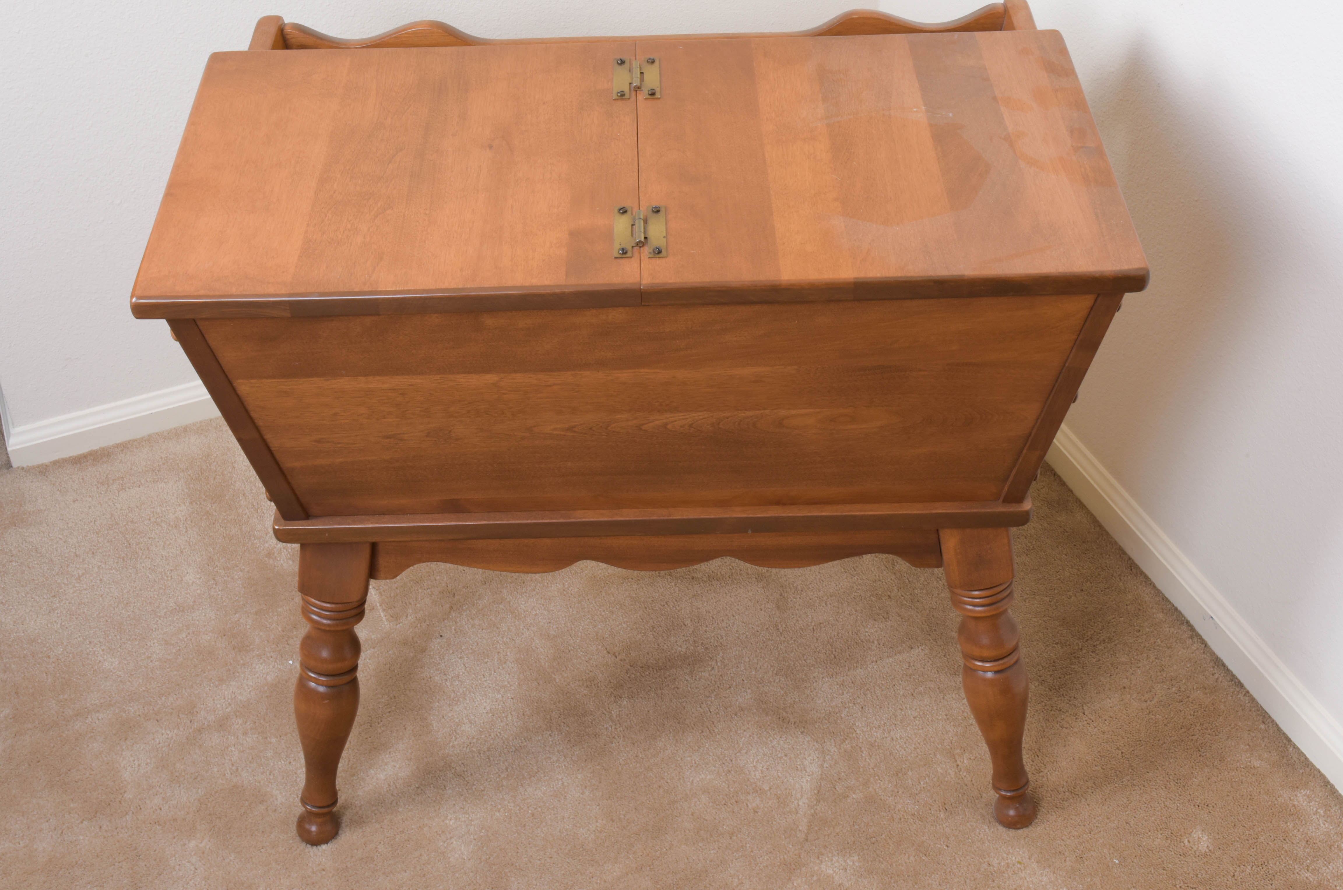 Vintage Colonial Style Maple Storage End Table
