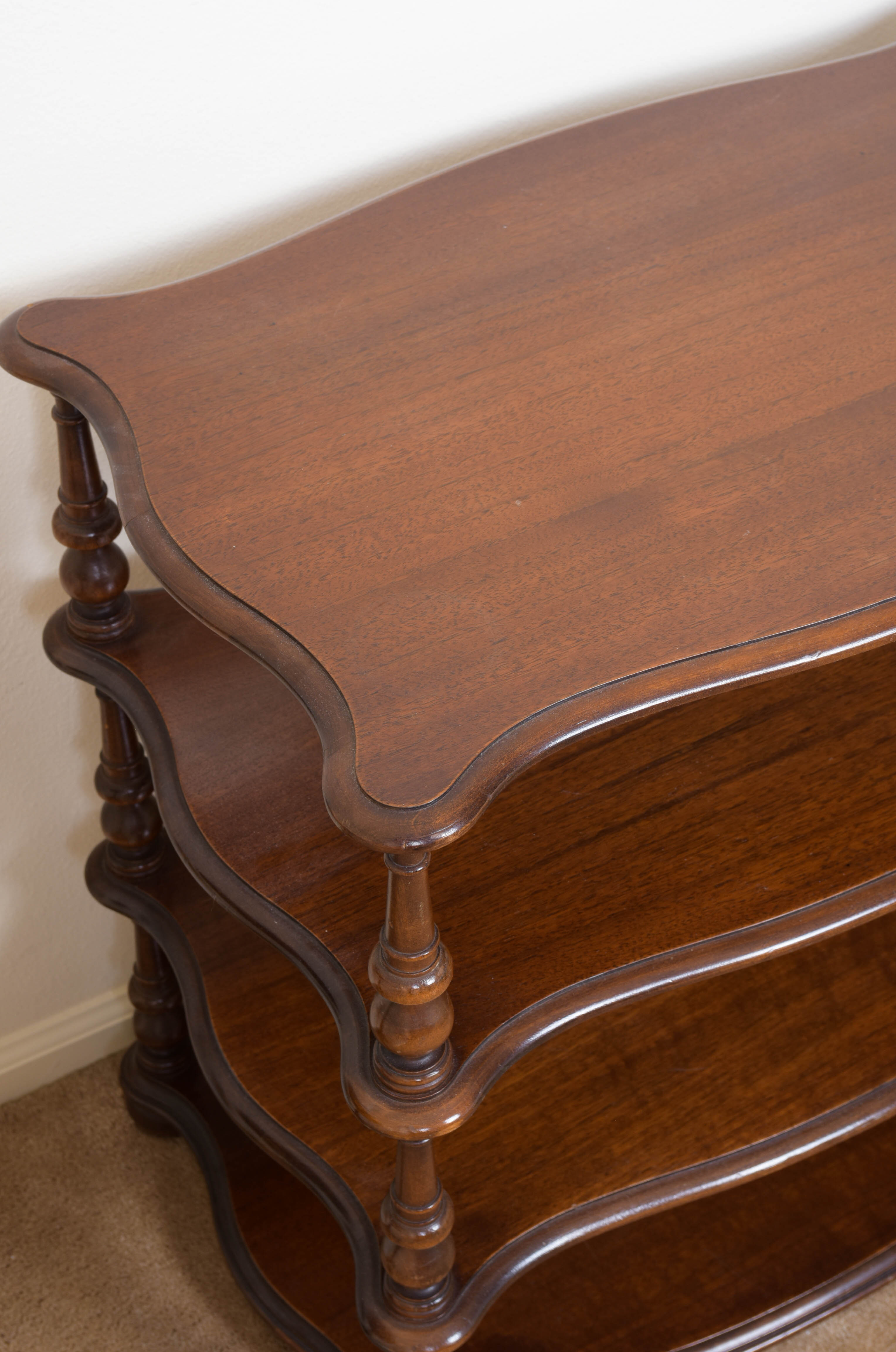 Hardwood Tables and Decor