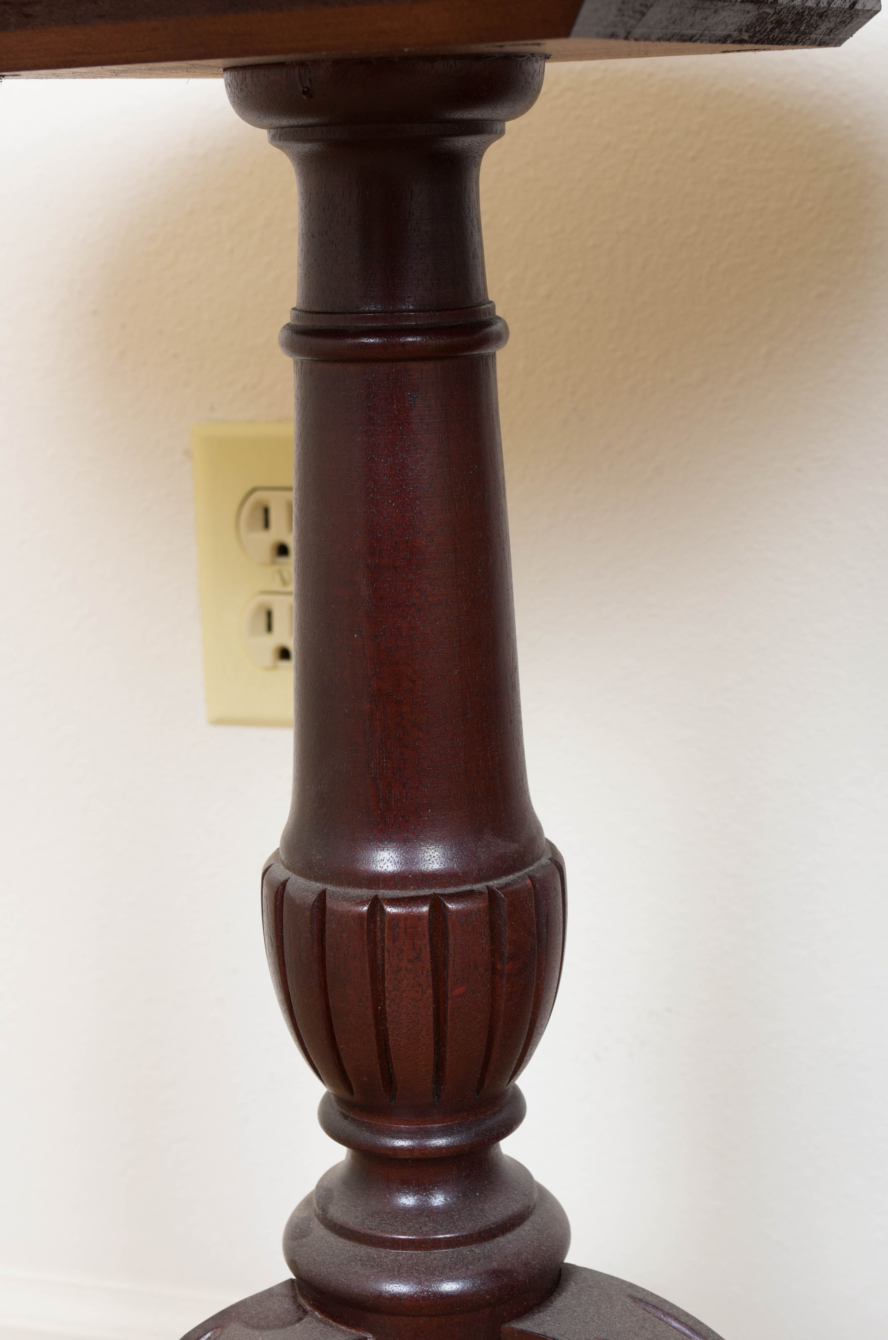 Hardwood Tables and Decor