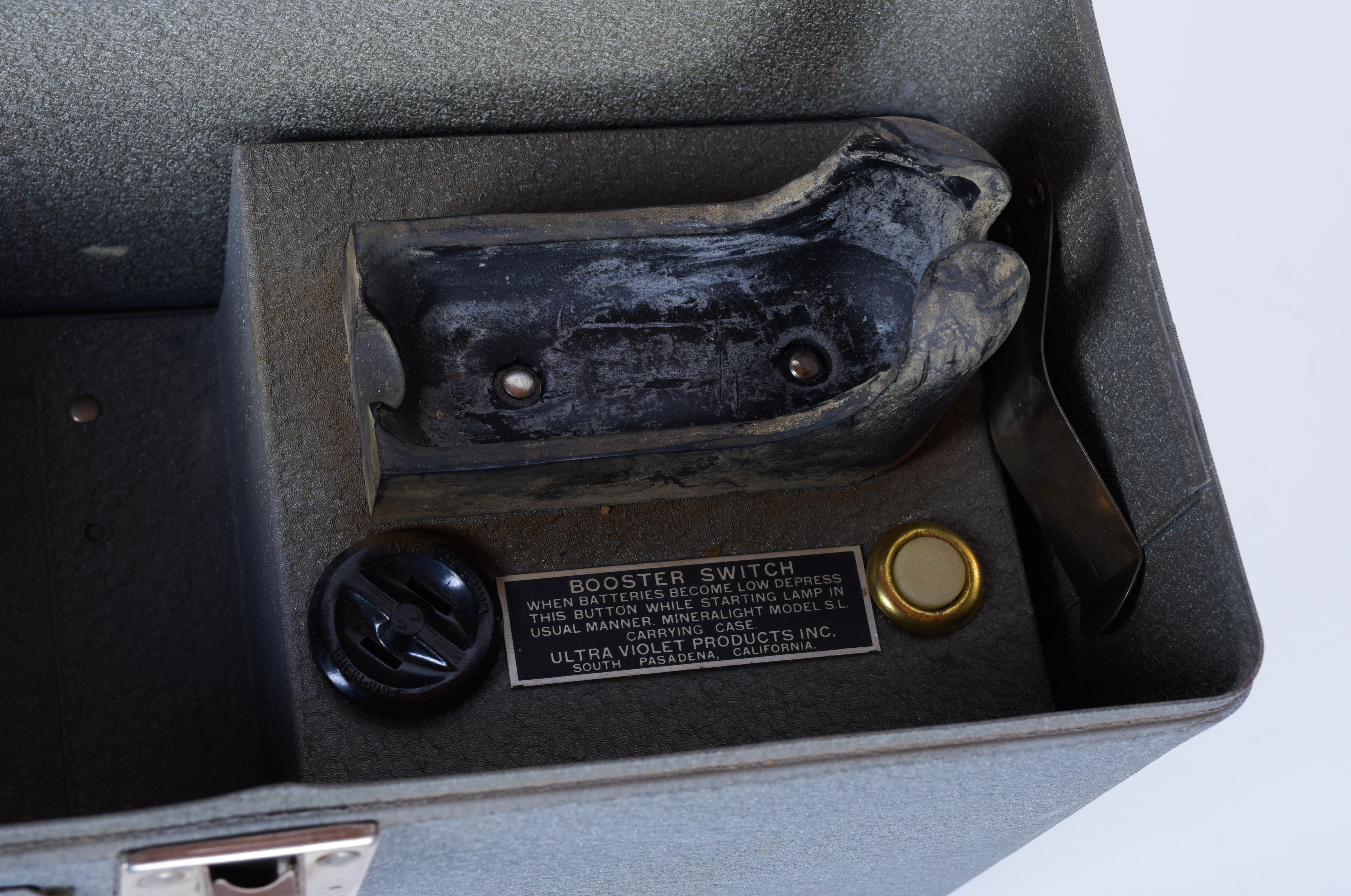 Vintage Mineral Light in Carrying Case