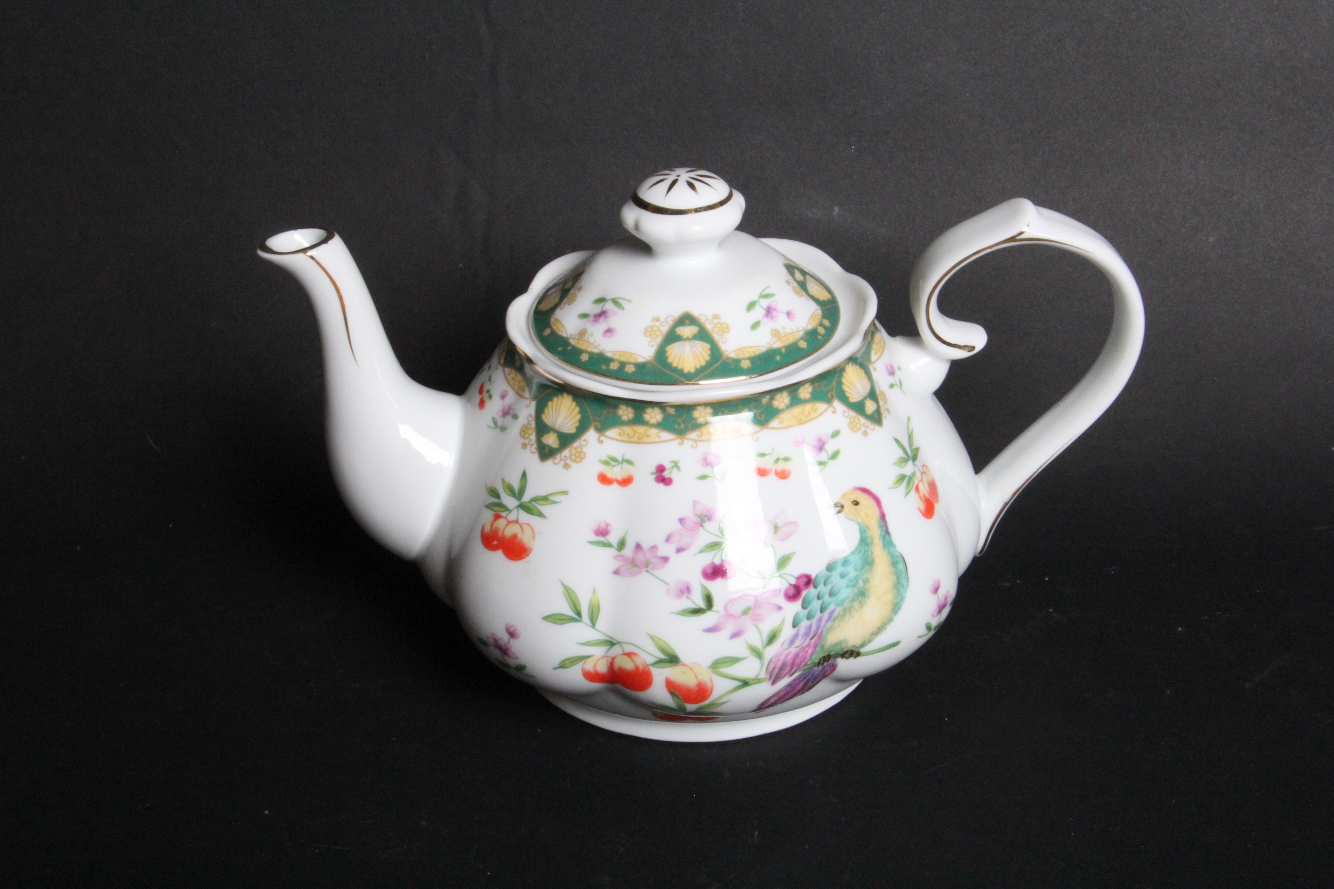 Pair of Modern Porcelain Teapots and Accessories