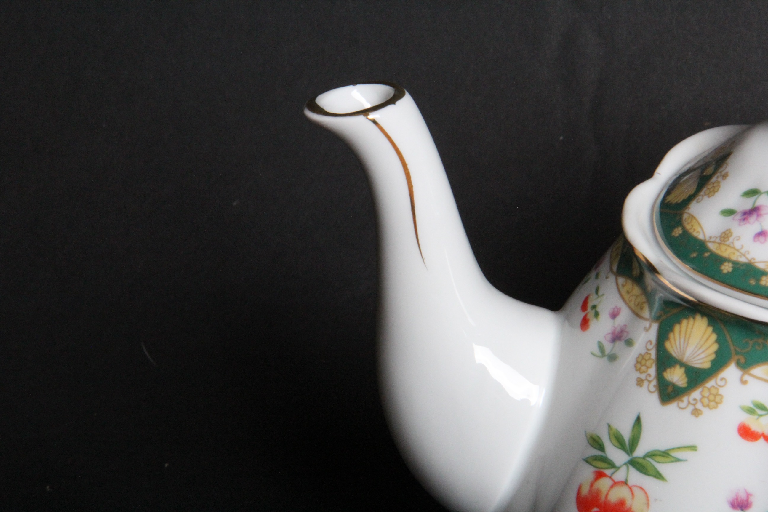 Pair of Modern Porcelain Teapots and Accessories