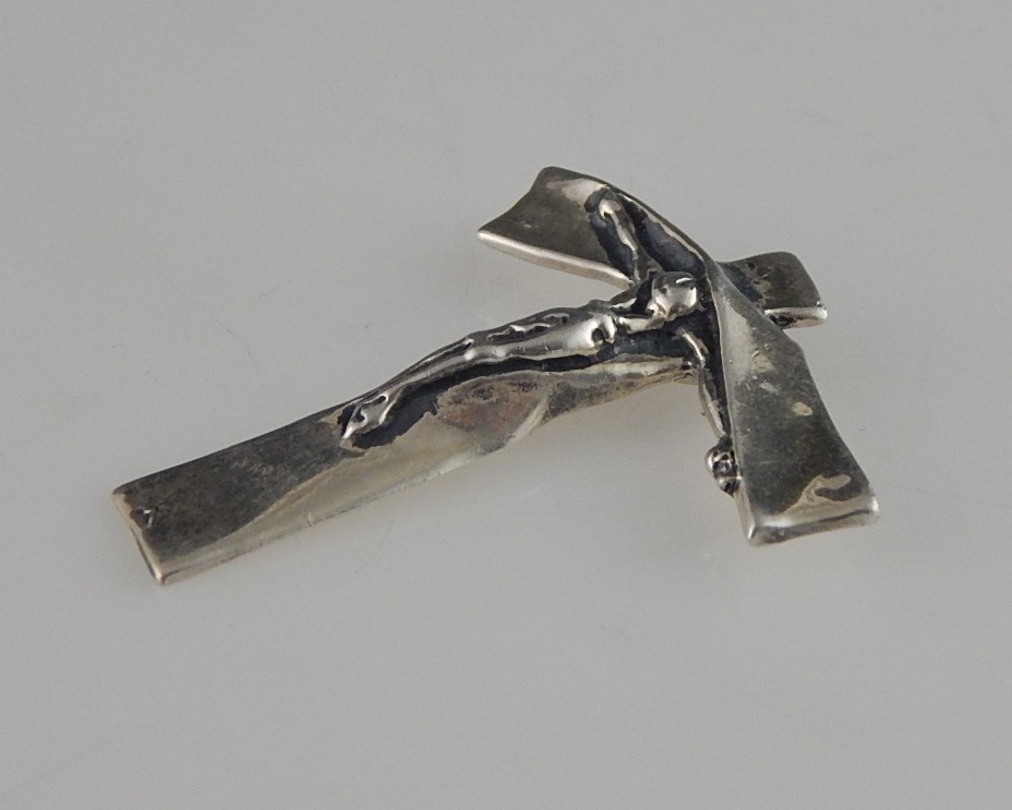 Sterling Silver Stylized Crucifix Pendant