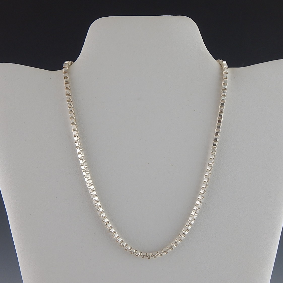 925 Sterling Silver Round Box Chain Necklace