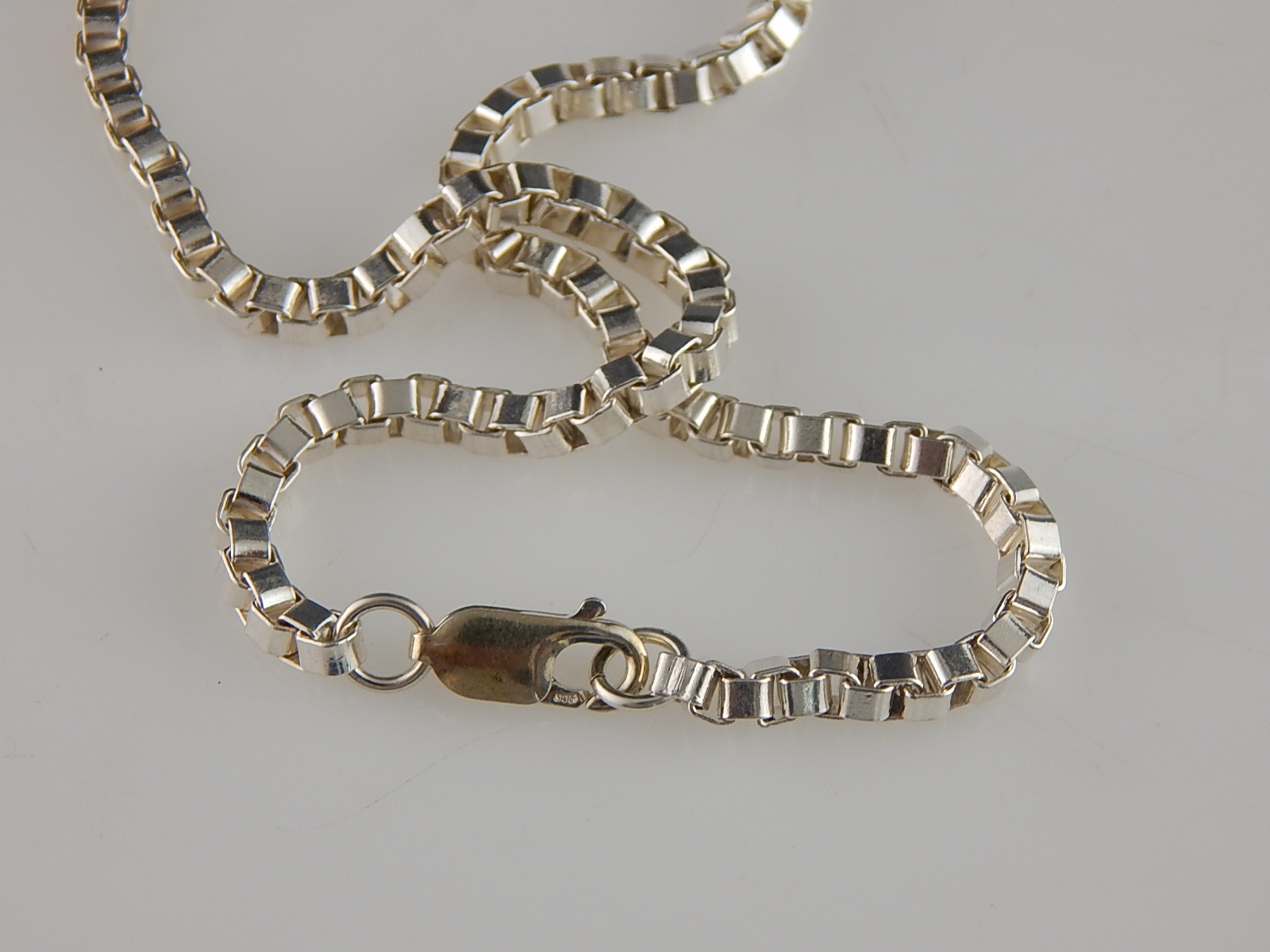 925 Sterling Silver Round Box Chain Necklace