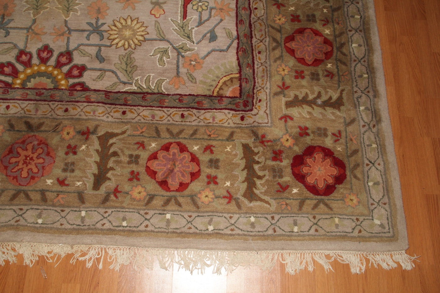 Large Tufted Floral Area Rug | EBTH