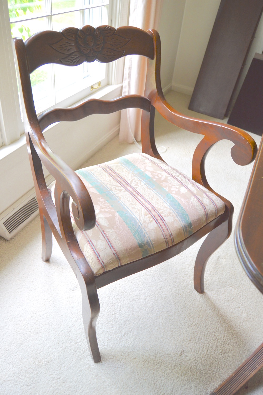 Vintage Duncan Phyfe-Style Dining Table with Six Roseback Chairs