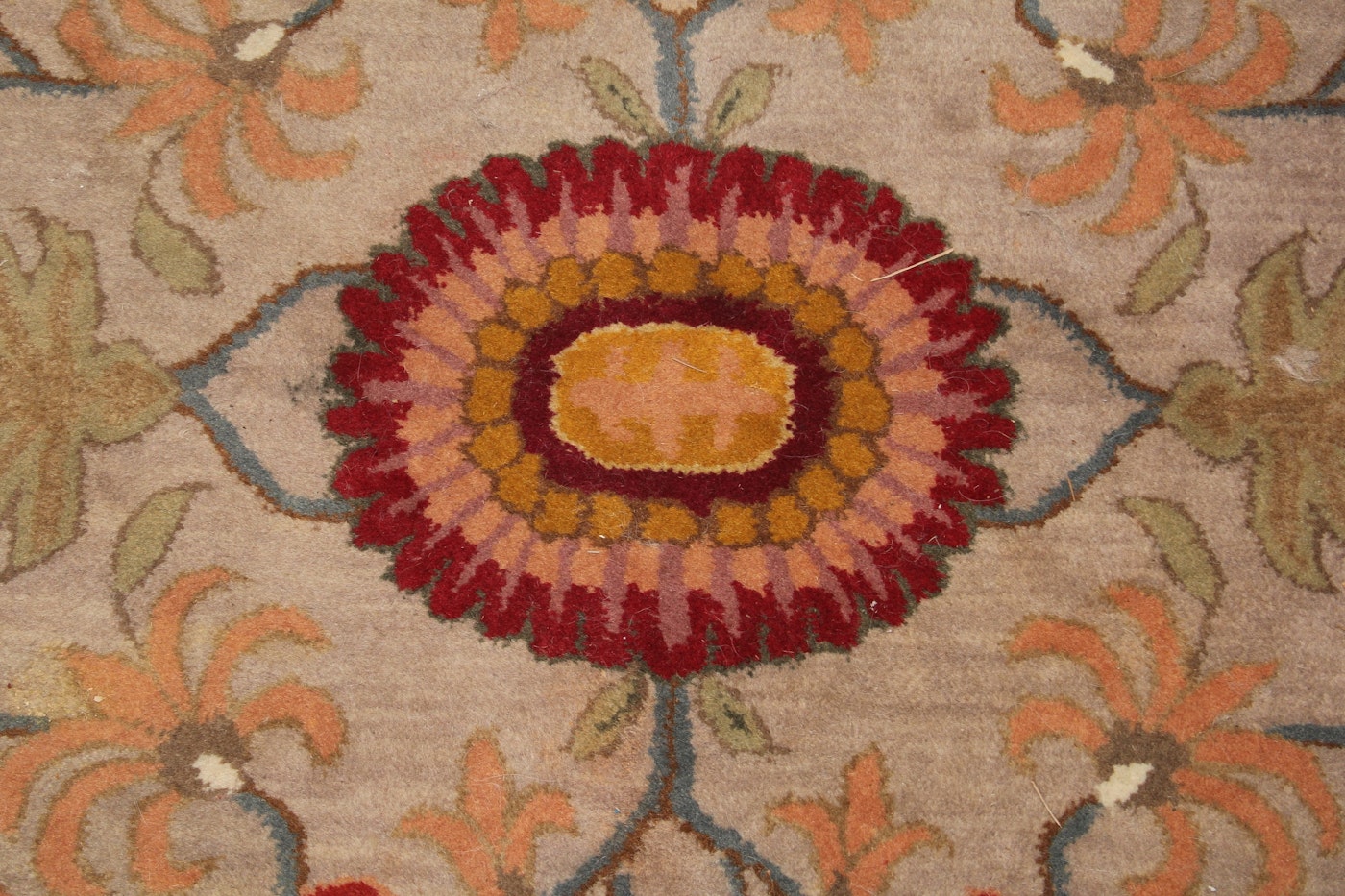 Large Tufted Floral Area Rug | EBTH