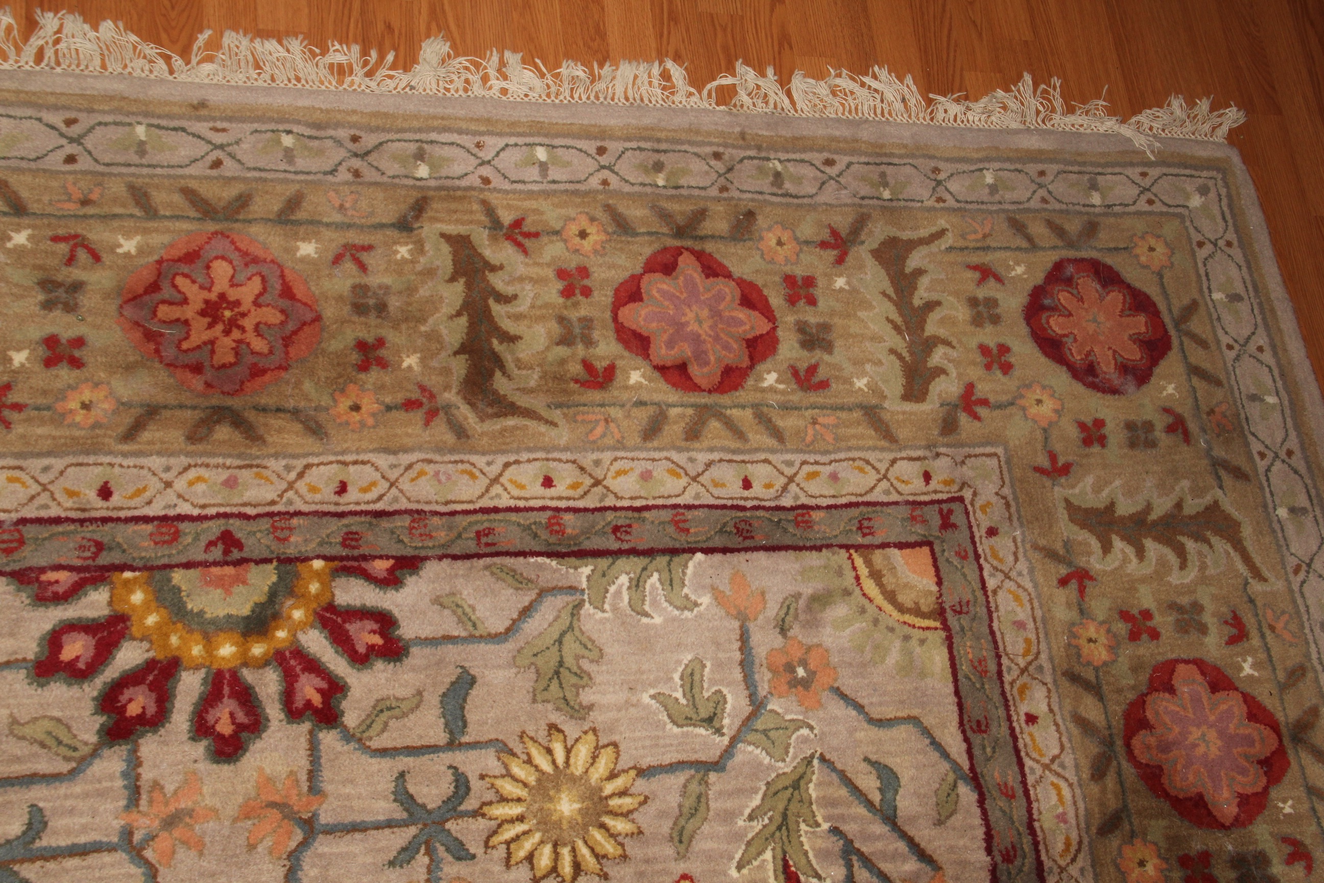 Large Tufted Floral Area Rug