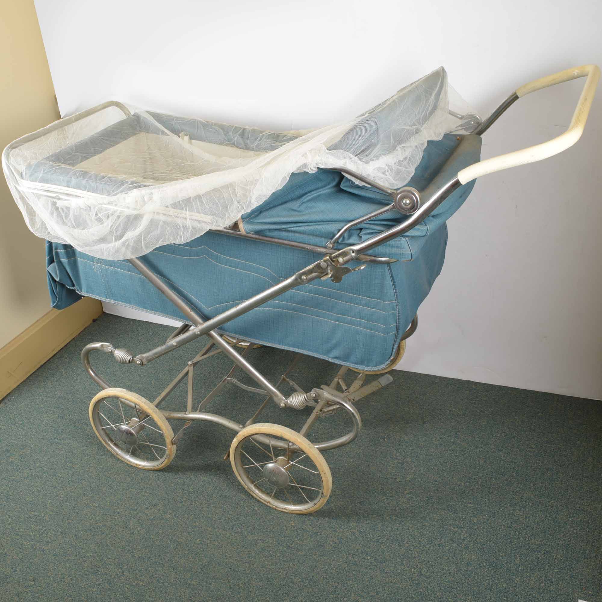 Vintage 1960s Bilt Rite Perambulator