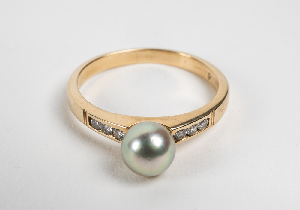 14 Karat Gold Pearl and Diamond Ring