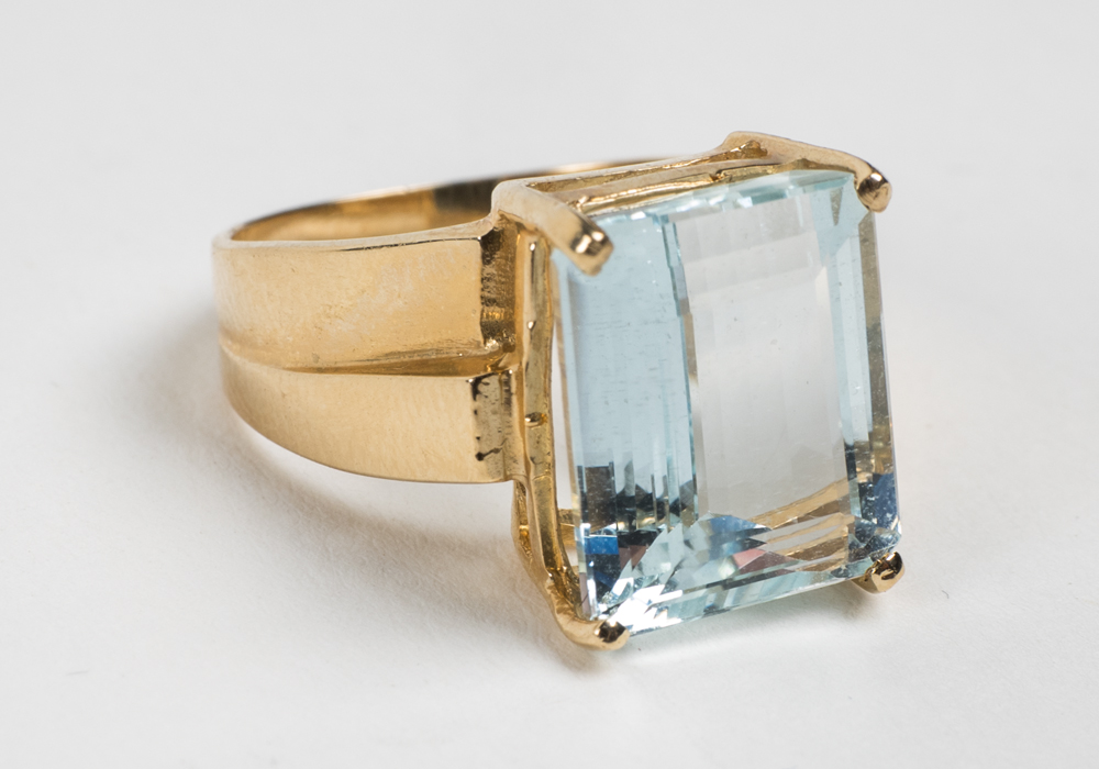 14 Karat Gold 4.83 CT Emerald Cut Aquamarine Ring