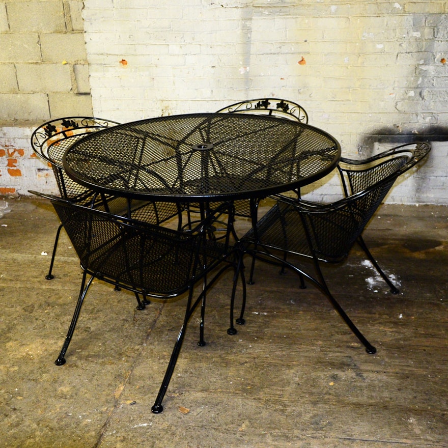 Traditional Cast Iron Patio Table & Chairs
