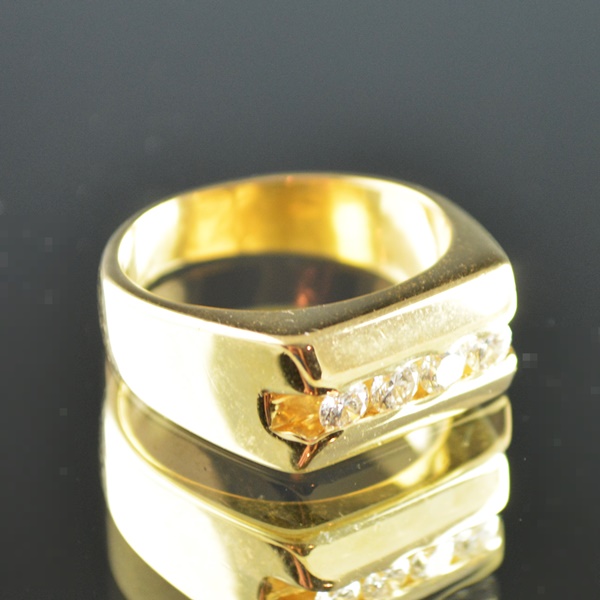 14K Yellow Gold Men's Ring With Four Brilliant Cut Diamonds