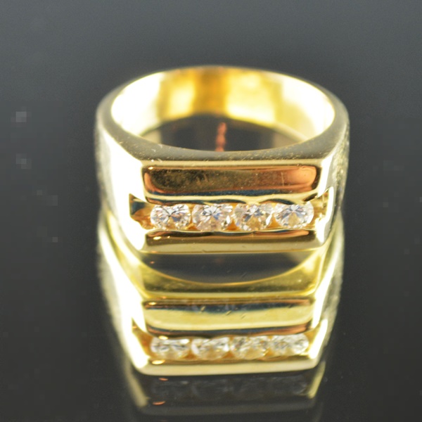 14K Yellow Gold Men's Ring With Four Brilliant Cut Diamonds