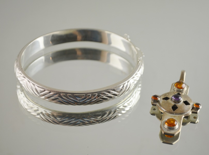 Sterling Silver 925 Bangle and Cross Pendant
