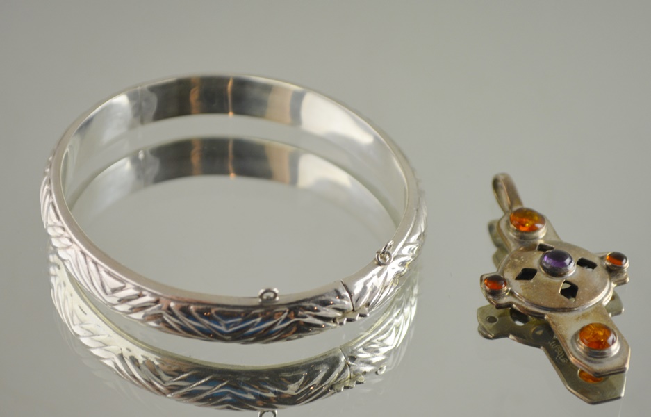 Sterling Silver 925 Bangle and Cross Pendant