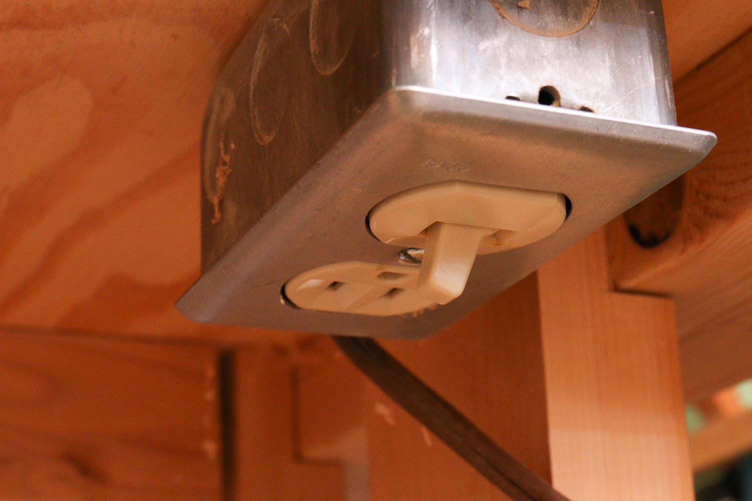 Porter-Cable Router, Magic Aire Compressor, and Table