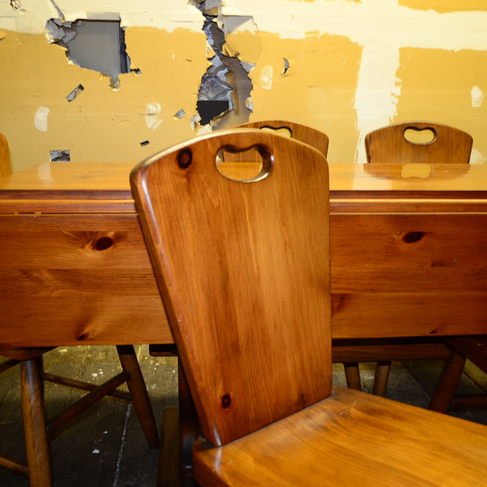 Smith & Drake Co. Drop Leaf Trestle Dining Table and Chairs