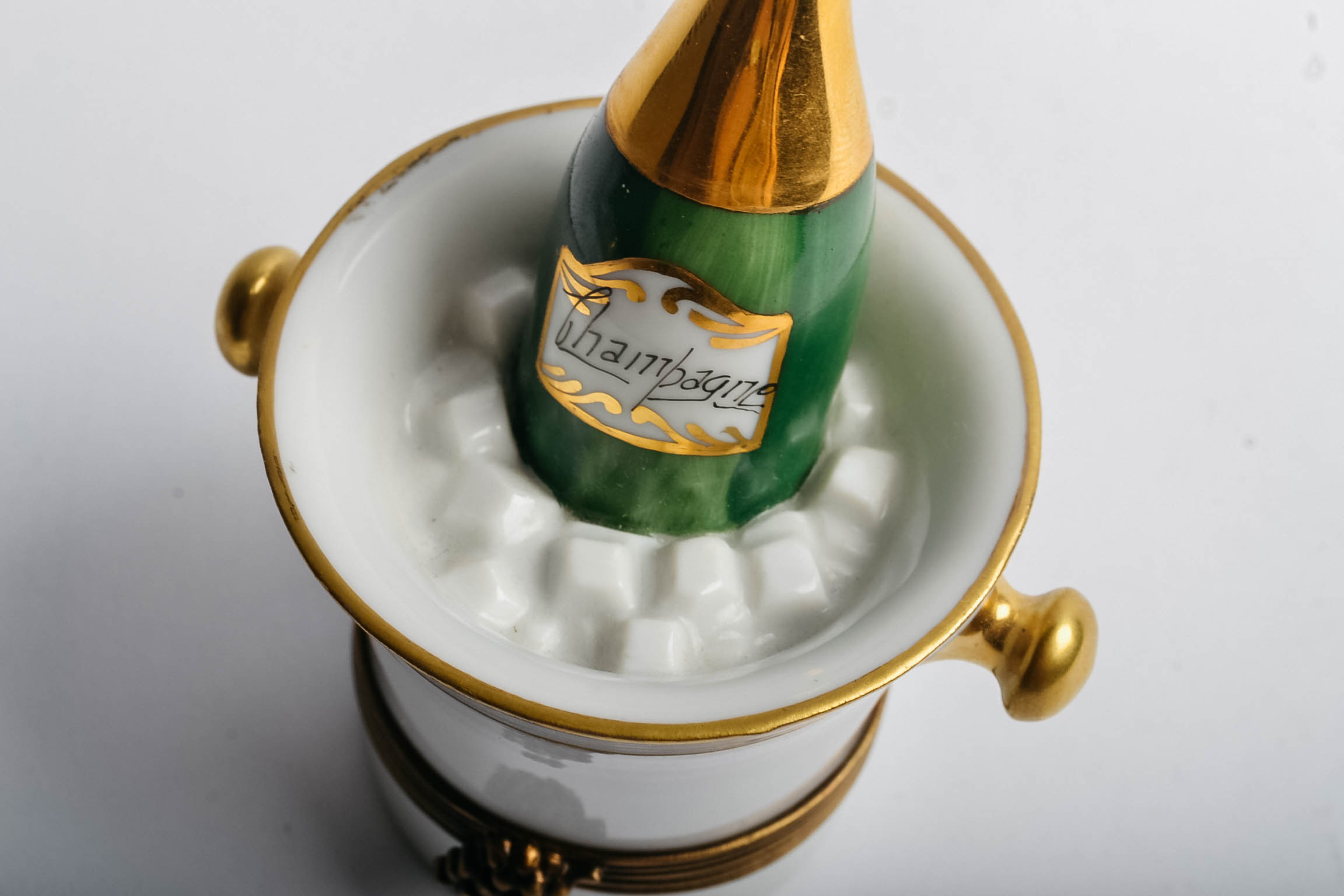 Chamart Exclusif Destieux Champagne Limoges Pill Box