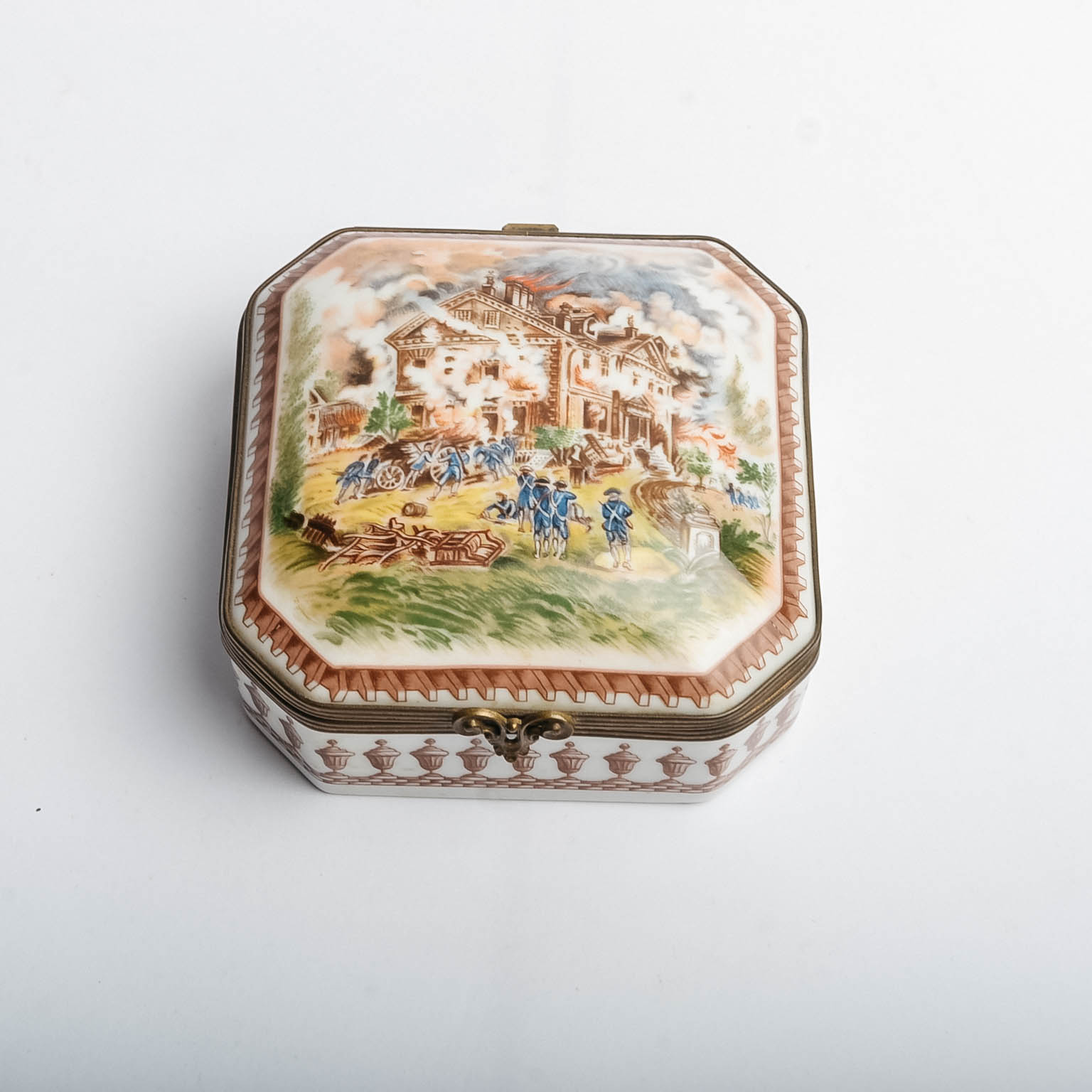 National Trust Collection Porcelaine de Paris Lyndhurst 1624 Collectible Box