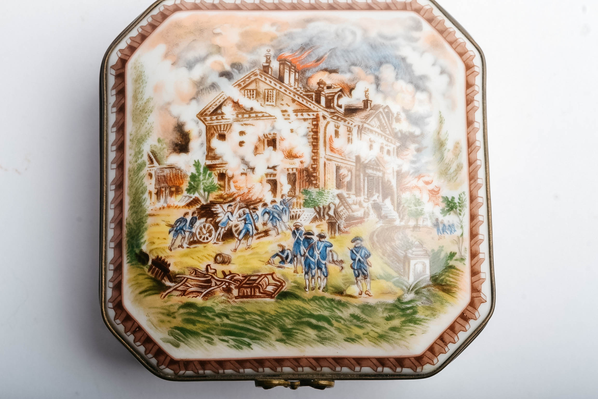 National Trust Collection Porcelaine de Paris Lyndhurst 1624 Collectible Box