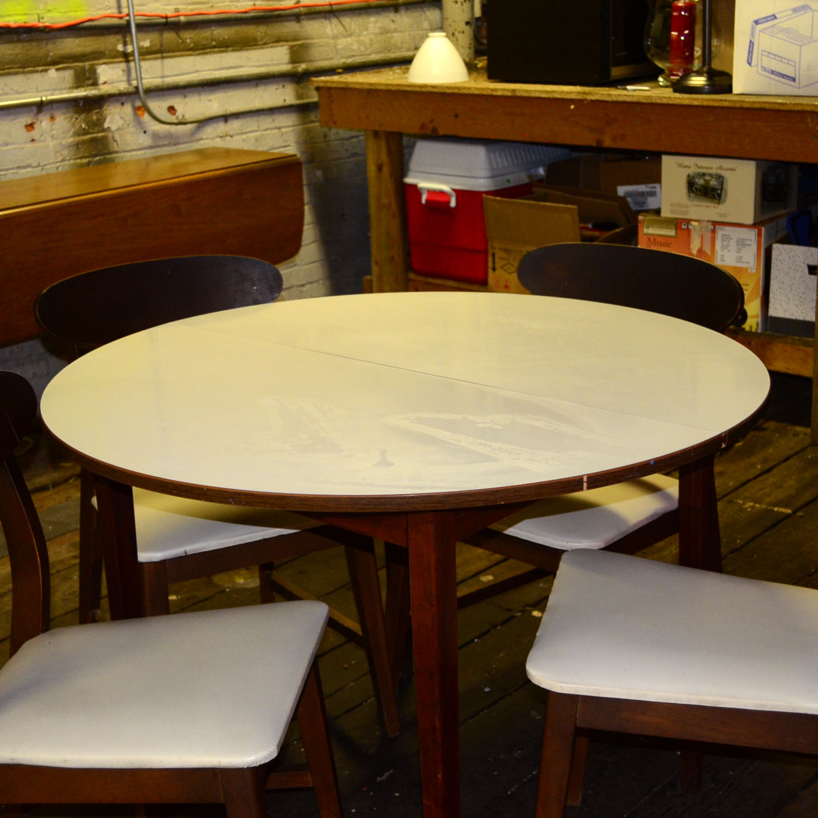 Richbilt Mid Century Round Dining Table and Chairs