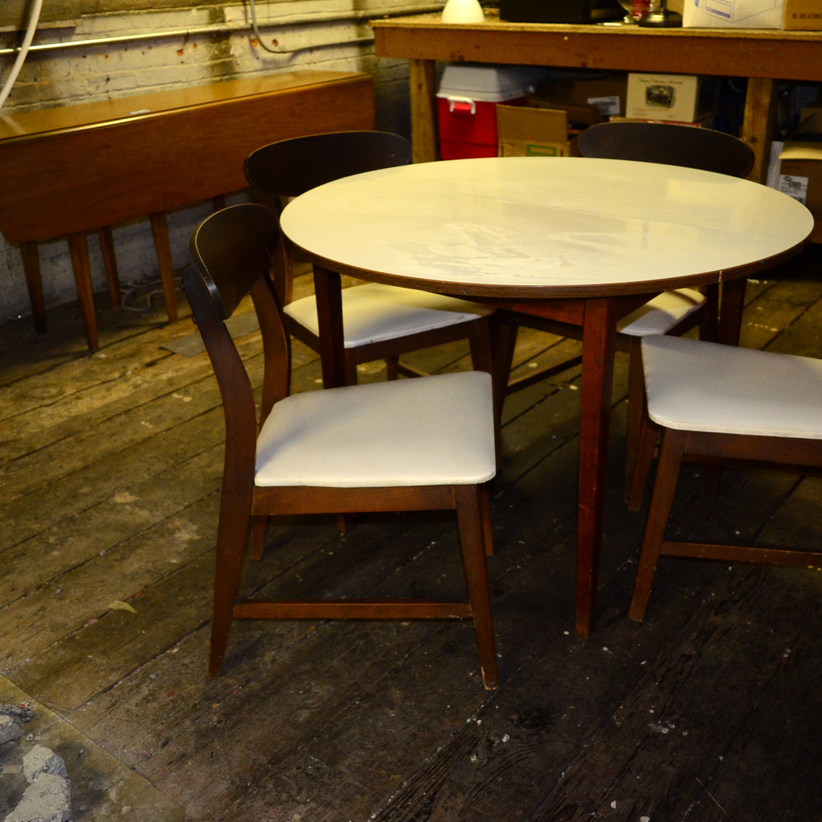 Richbilt Mid Century Round Dining Table and Chairs