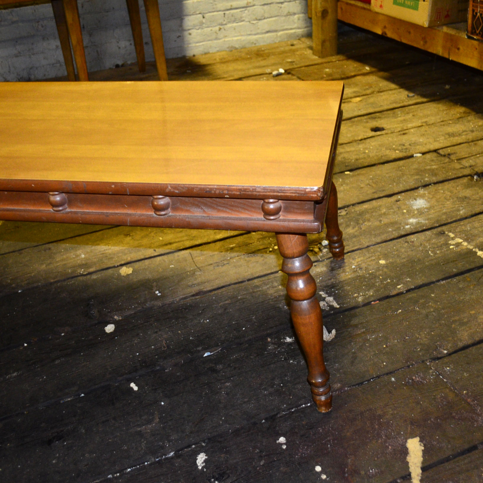 Veneer Coffee Table with Spindle Legs