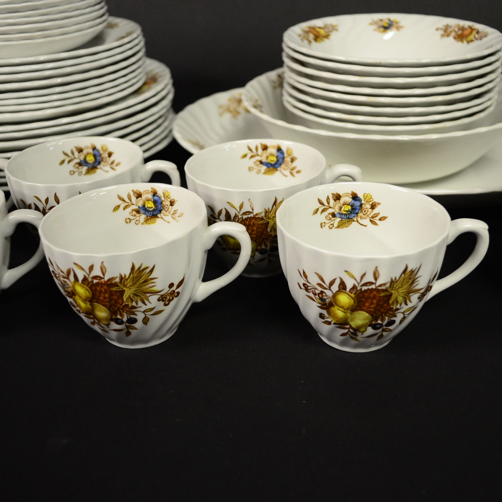 Royal Wessex "Desire" China Service Set